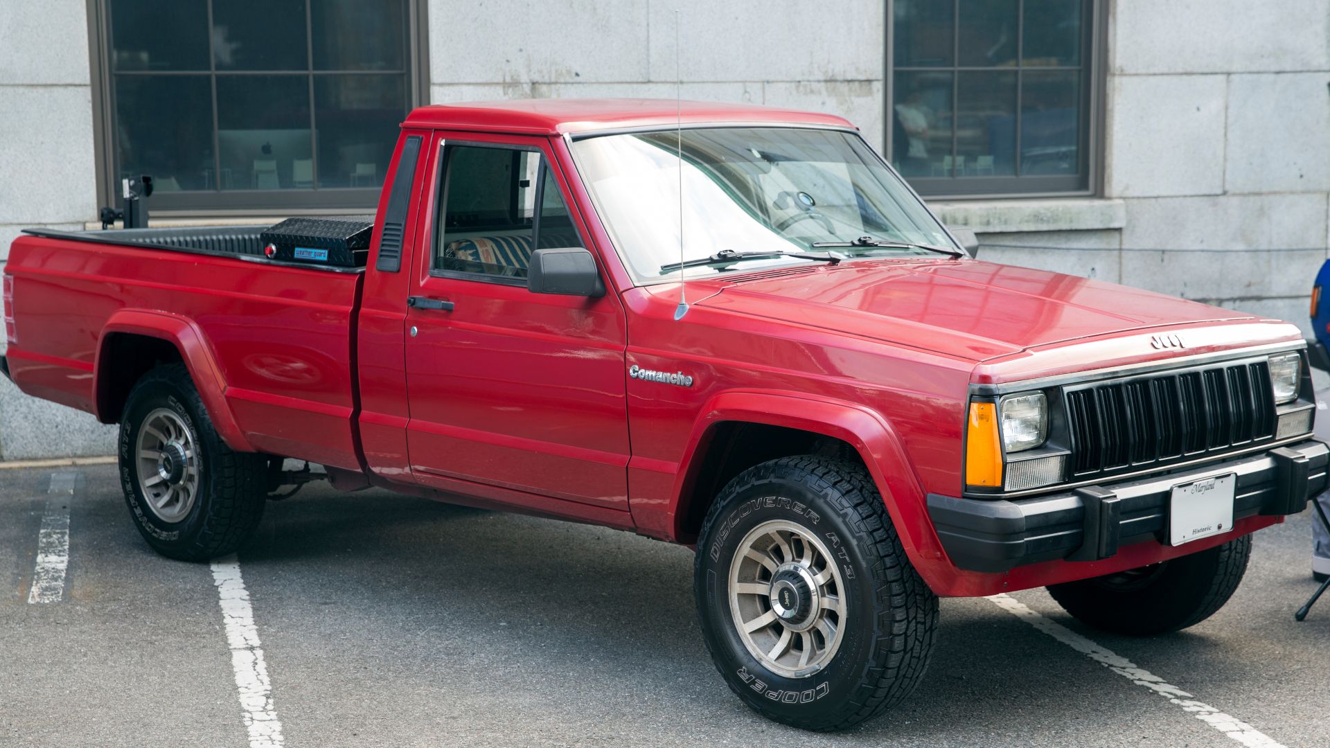 File:1989 Jeep Comanche Pioneer 2WD in Colorado Red, front right.jpg