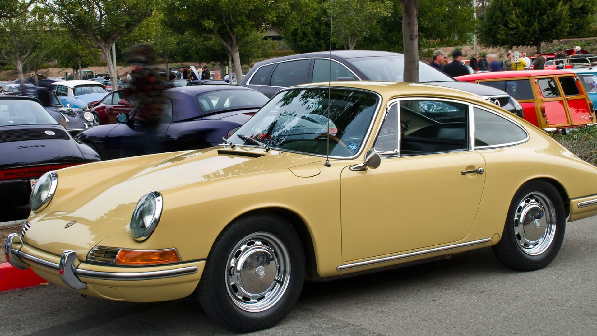 File:1964 Porsche 911 - yellow - fvl.jpg