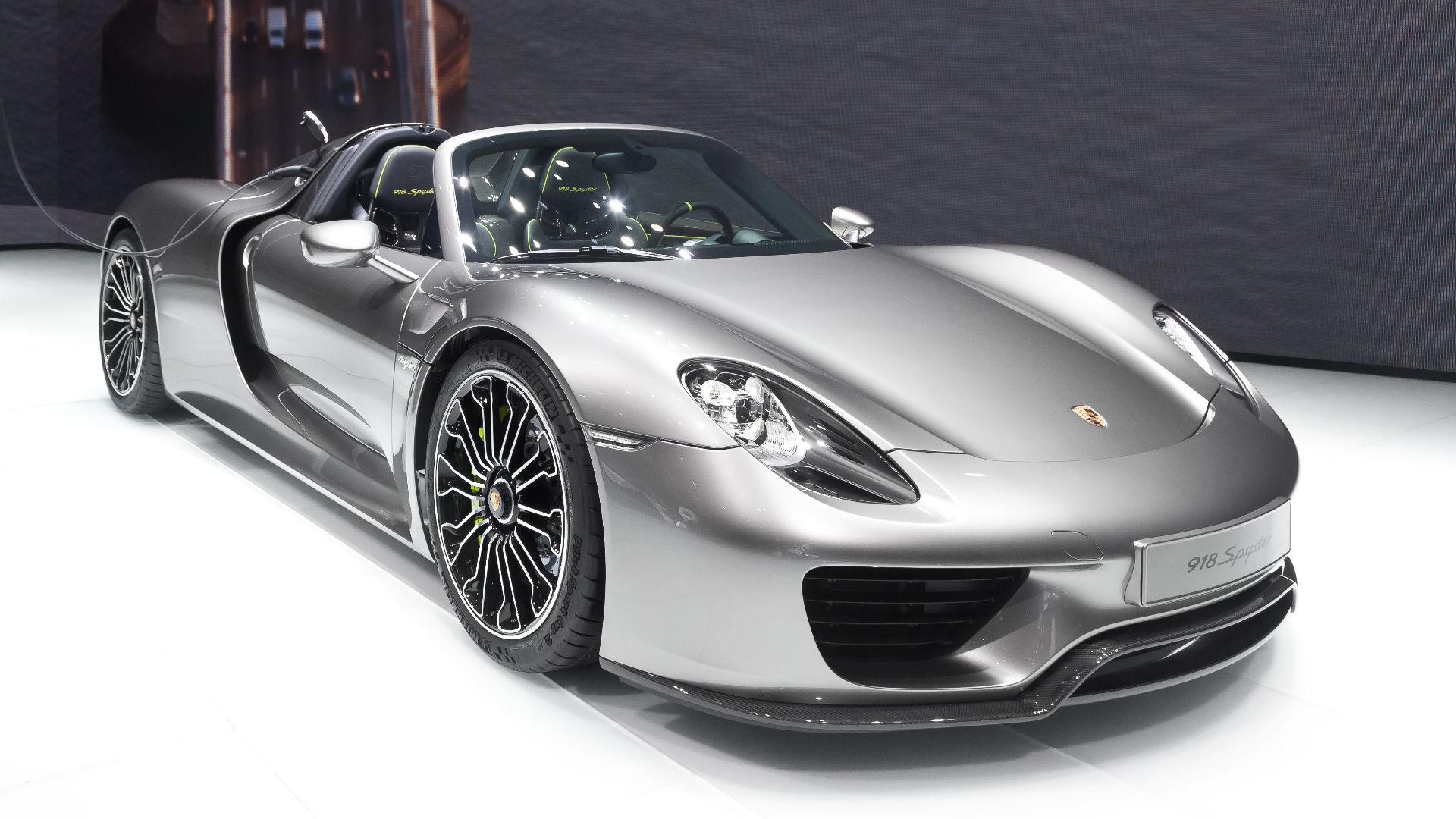 File:Porsche 918 Spyder IAA 2013 (Zuschnitt).jpg