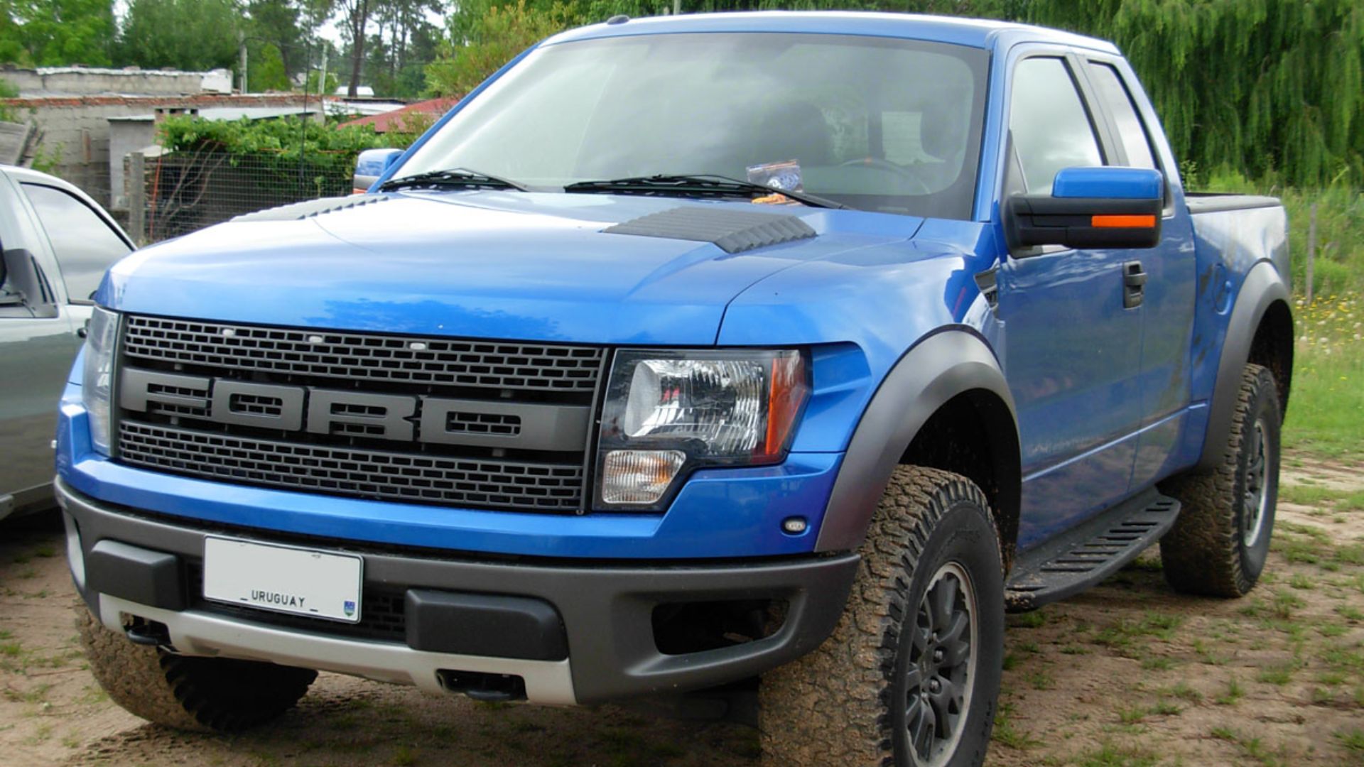 File:Ford F-150 Raptor SVT - blue front.jpg