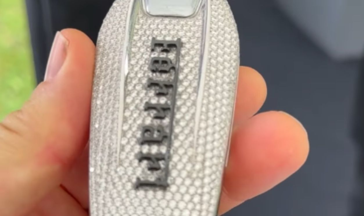 Diamond-Studded Ferrari Key–Specs