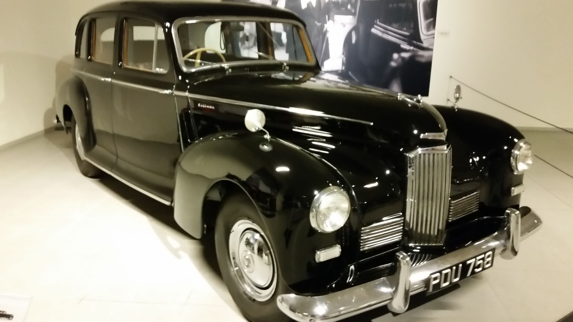 File:1954 Humber Pullman of Sir Winston Churchill.jpg