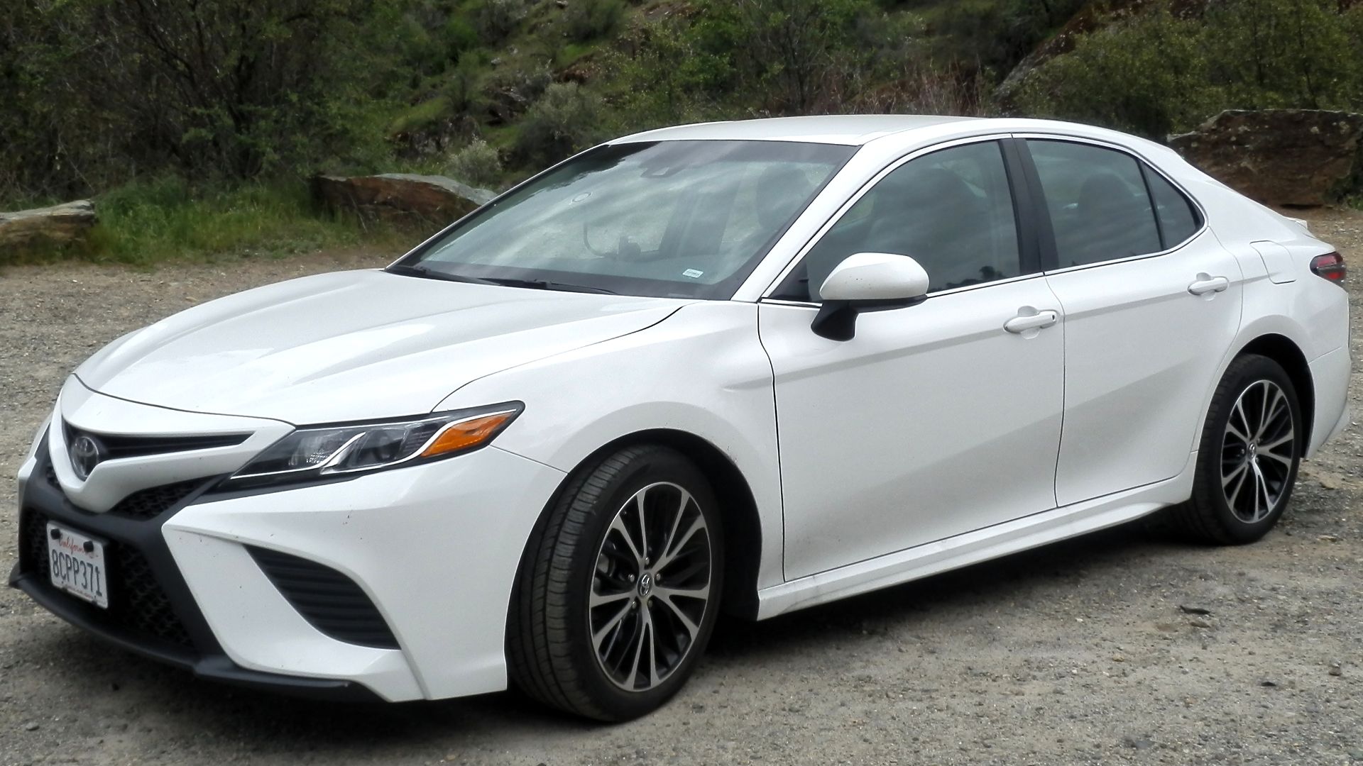 File:Toyota Camry SE P4110367.jpg