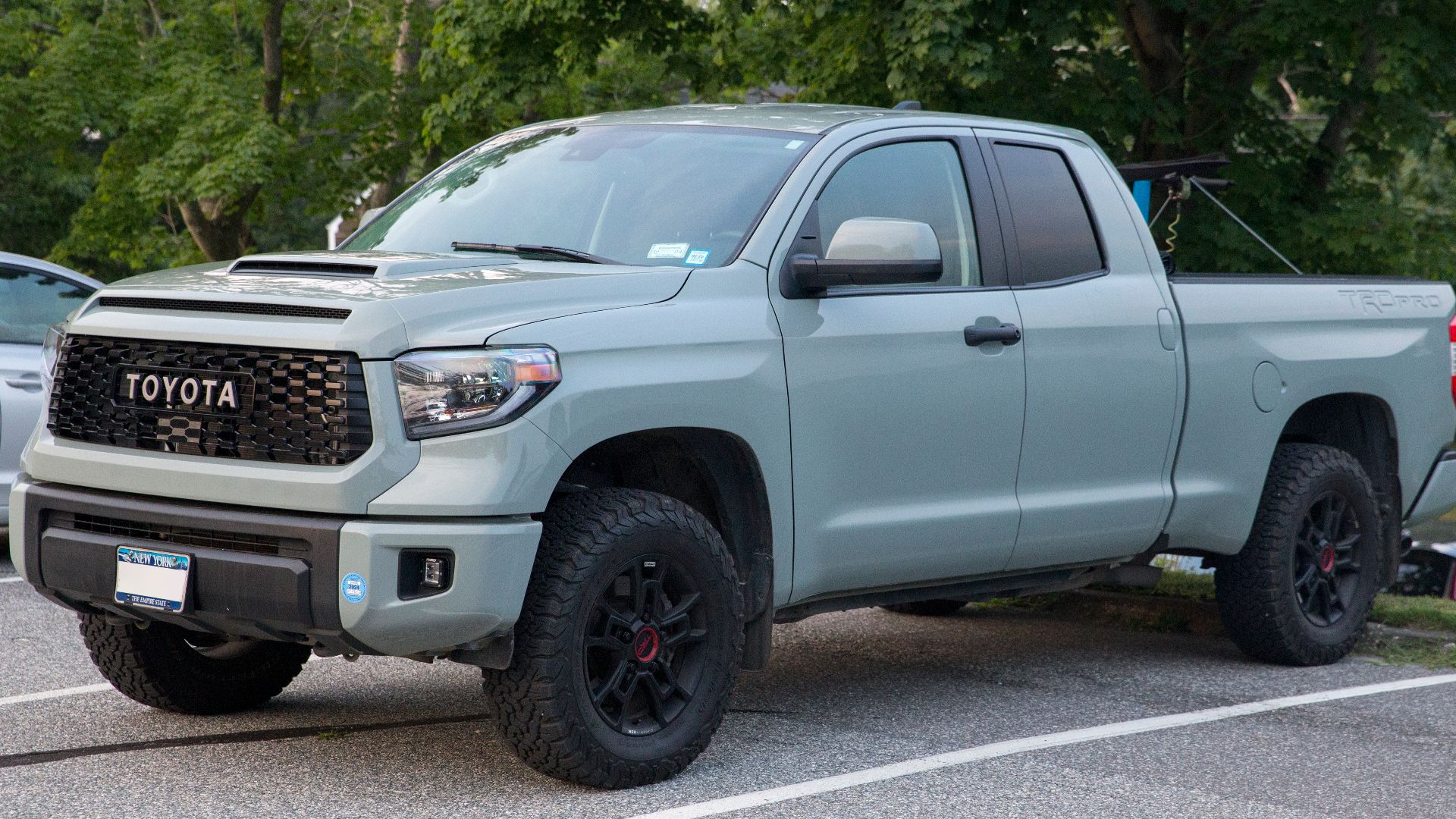 File:2021 Toyota Tundra SR5 Pro Double Cab in Lunar Rock, front left.jpg