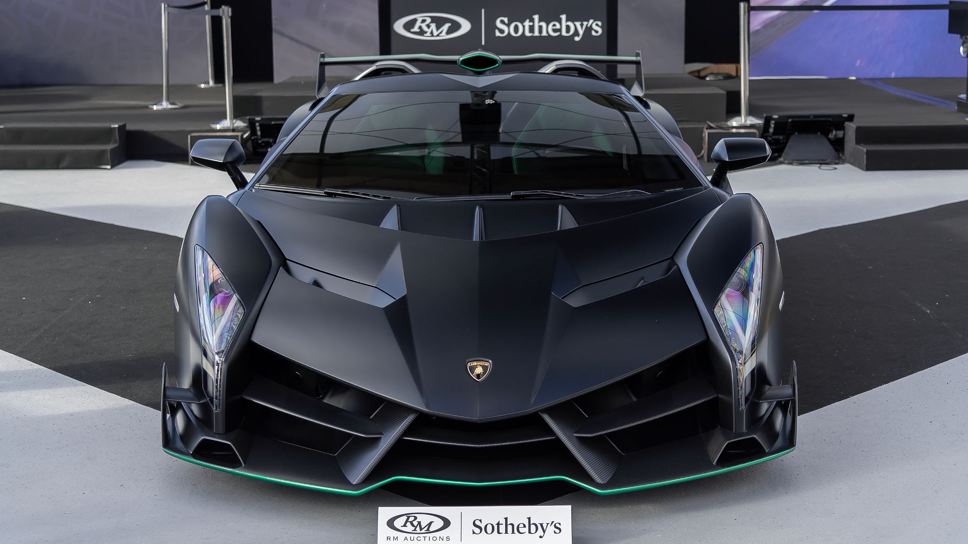 File:Lamborghini Veneno Roadster (51817307235).jpg