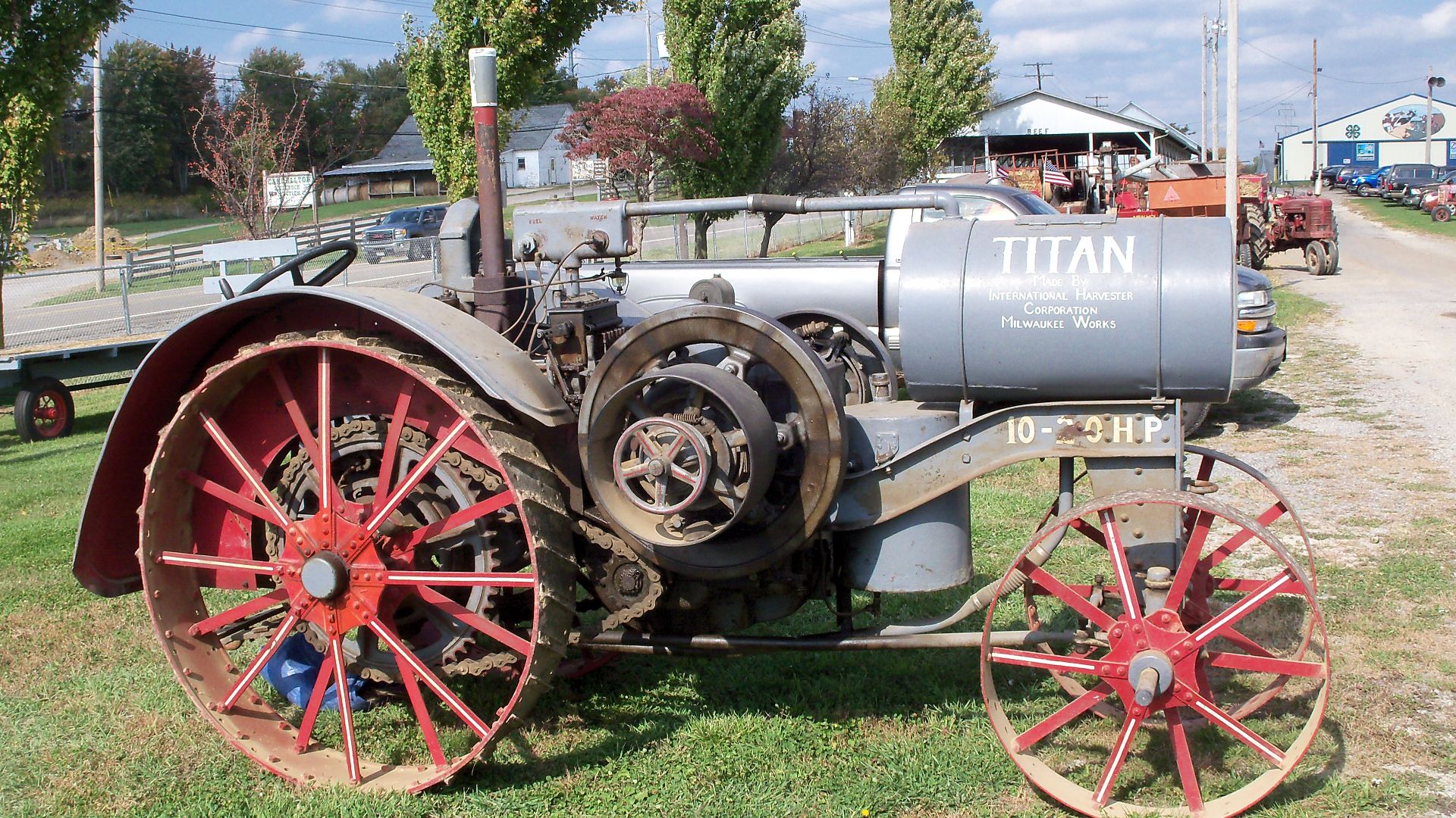 File:International Harvester Titan 10-20.jpg