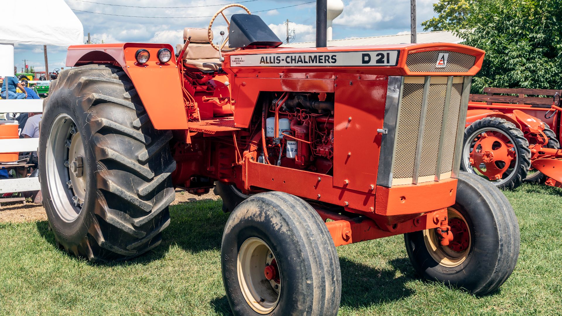 File:Allis-Chalmers D 21 tractor VA1.jpg