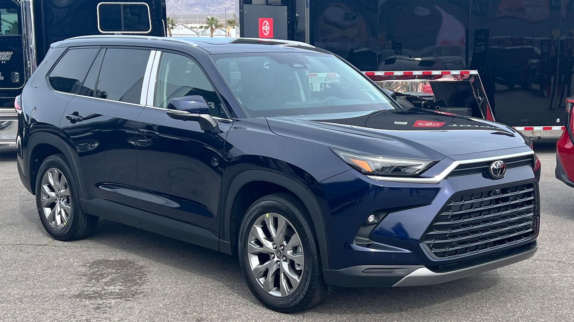 File:Toyota Grand Highlander Las Vegas 2025.jpg