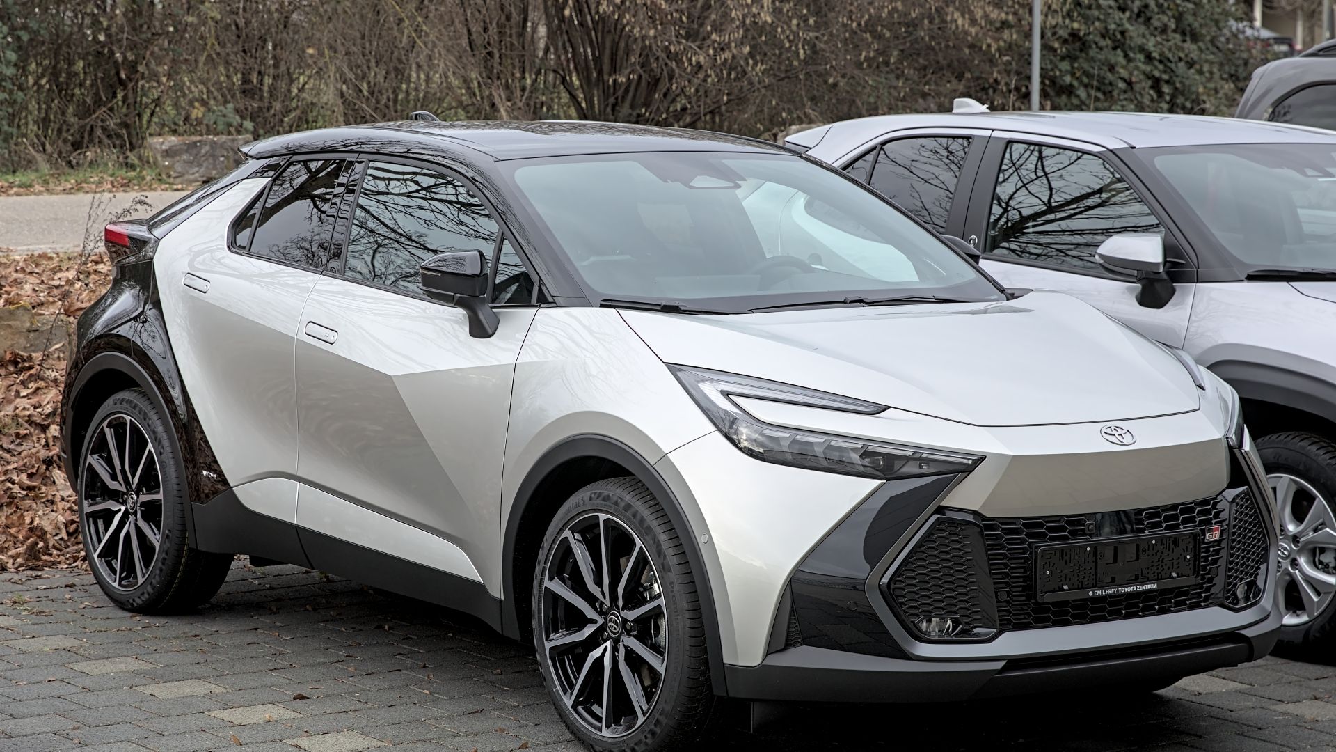 File:Toyota C-HR hybrid II GR Sport 1X7A1664.jpg