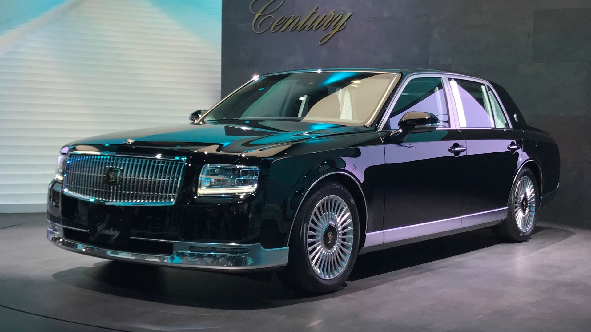 File:Toyota Century 3rd generation 2017 Tokyo Motor Show front 1.jpg