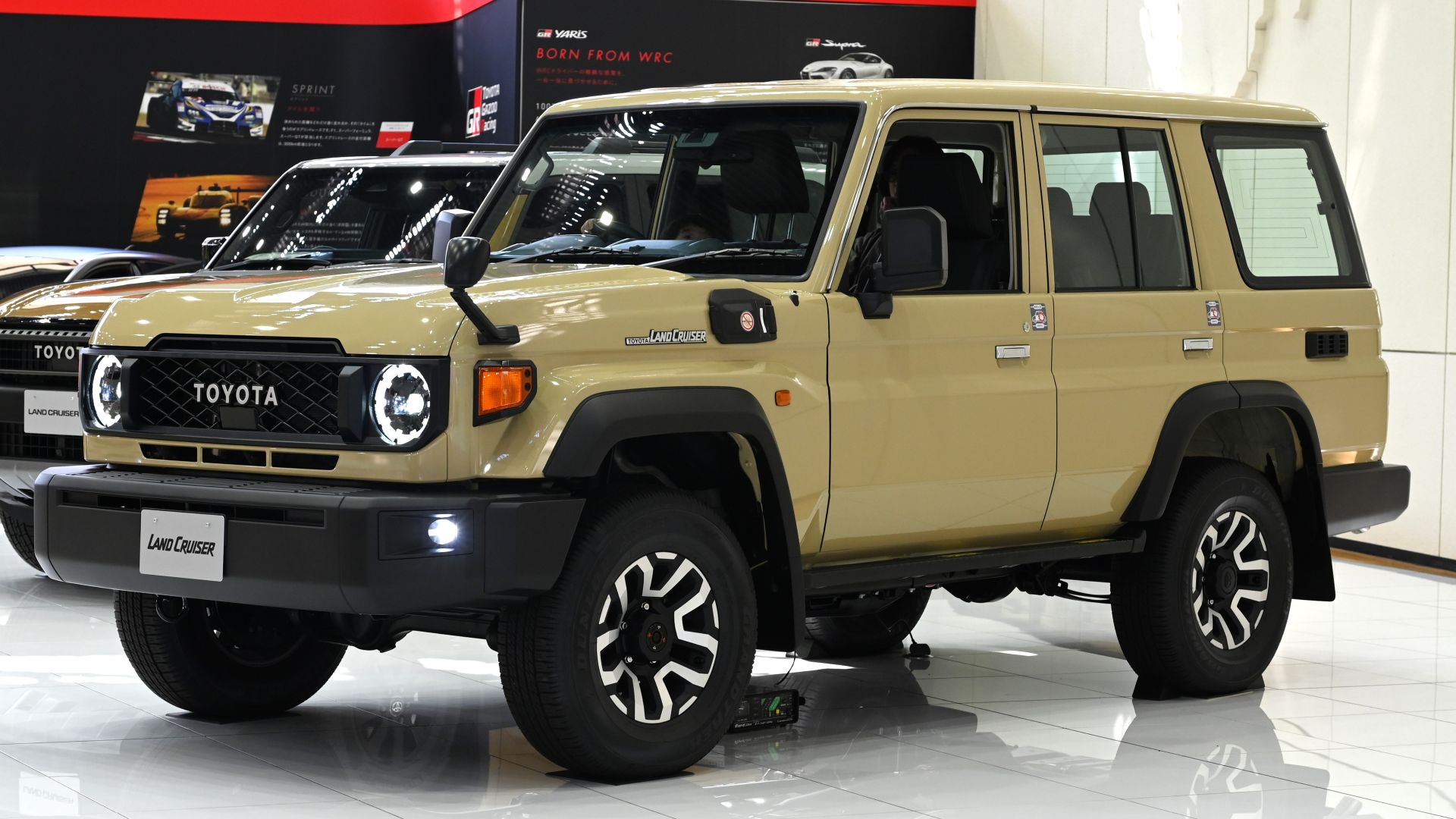 File:2023 Toyota Land Cruiser 70 front left.jpg
