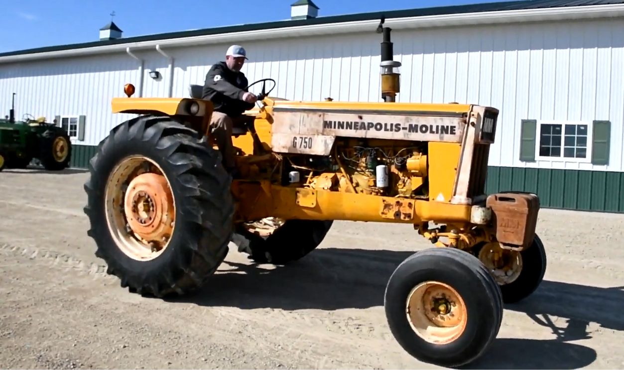 Minneapolis-Moline G750
