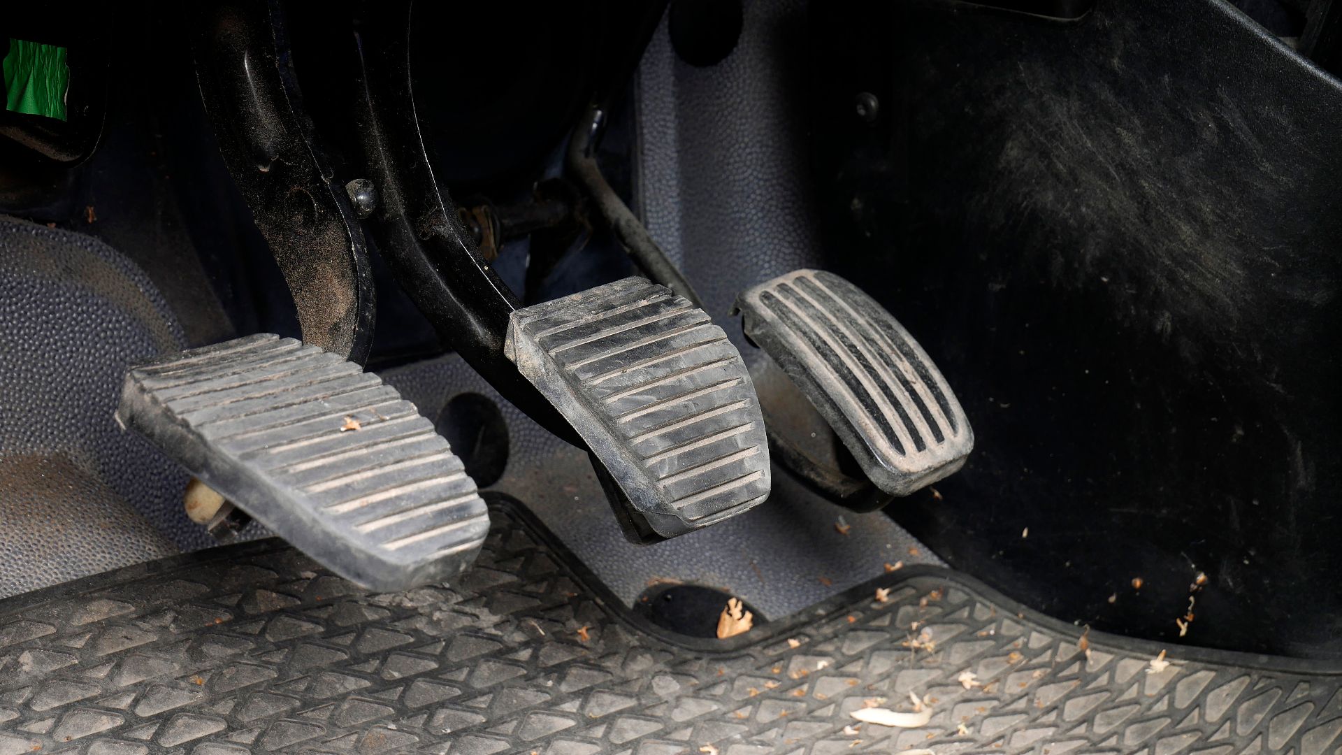 File:Car pedals 20180814.jpg