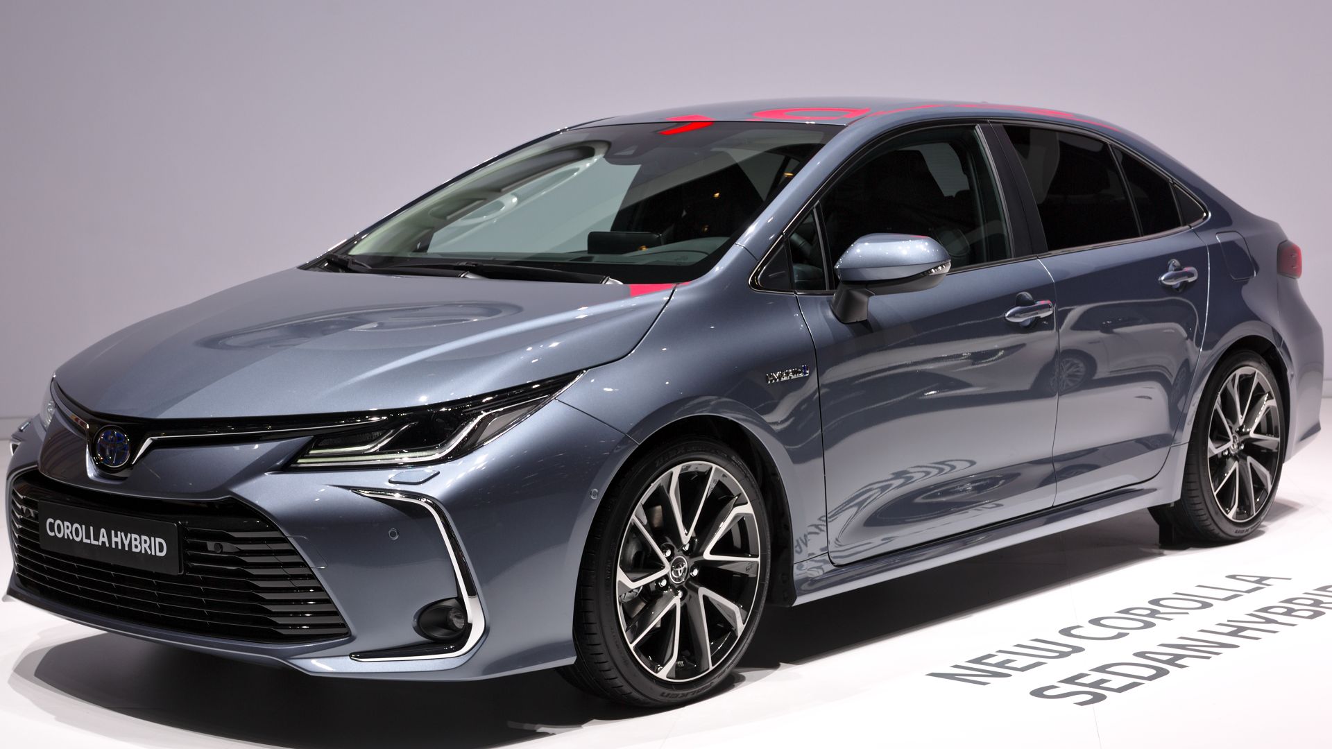 File:Toyota Corolla Limousine Hybrid Genf 2019 1Y7A5576.jpg