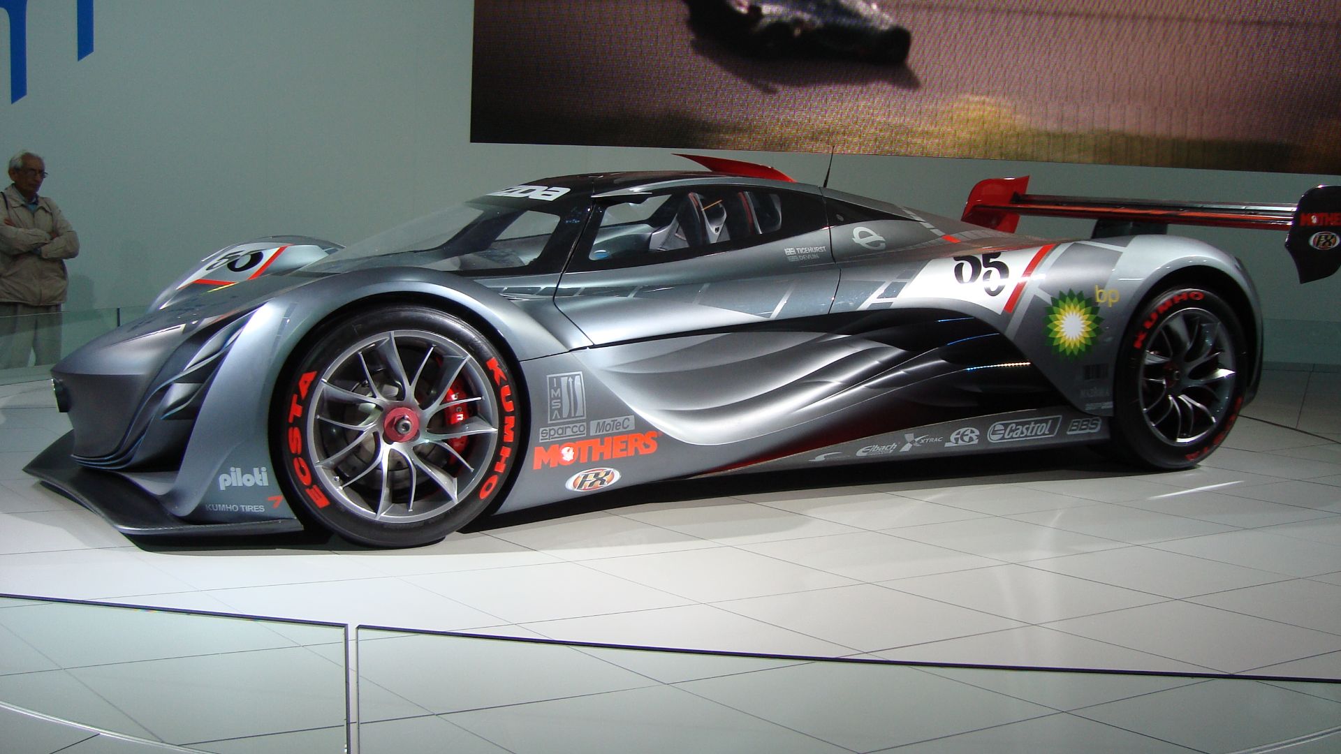 File:Mazda Furai BMS2008 fl.jpg