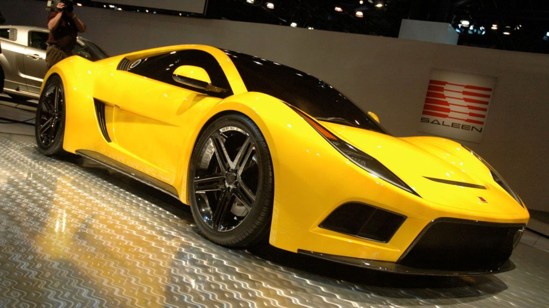 File:02 saleens5s live.jpg