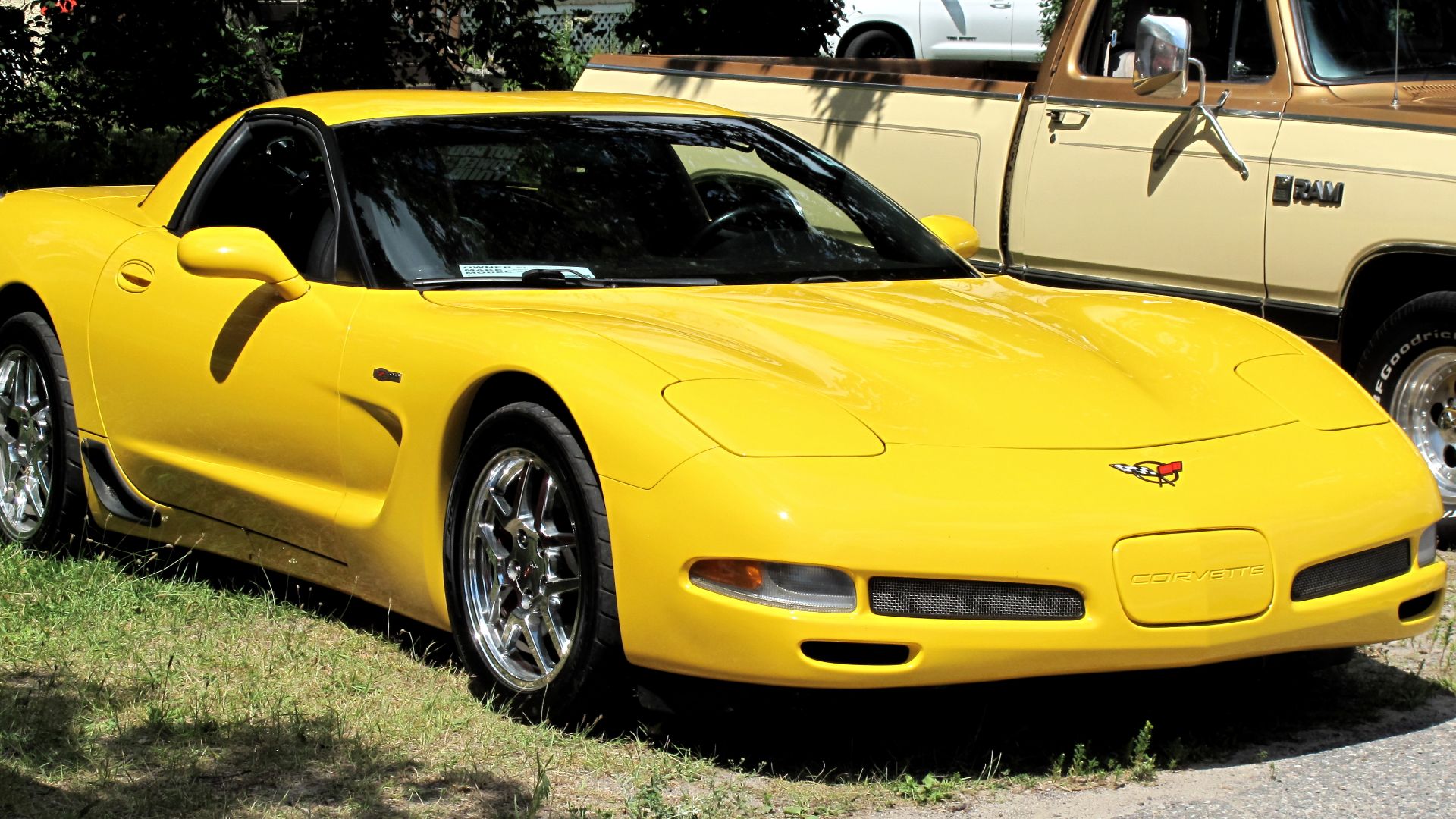 File:2001 Chevrolet Corvette Z06 in Milenium Yellow, Front Right, 07-23-2022.jpg