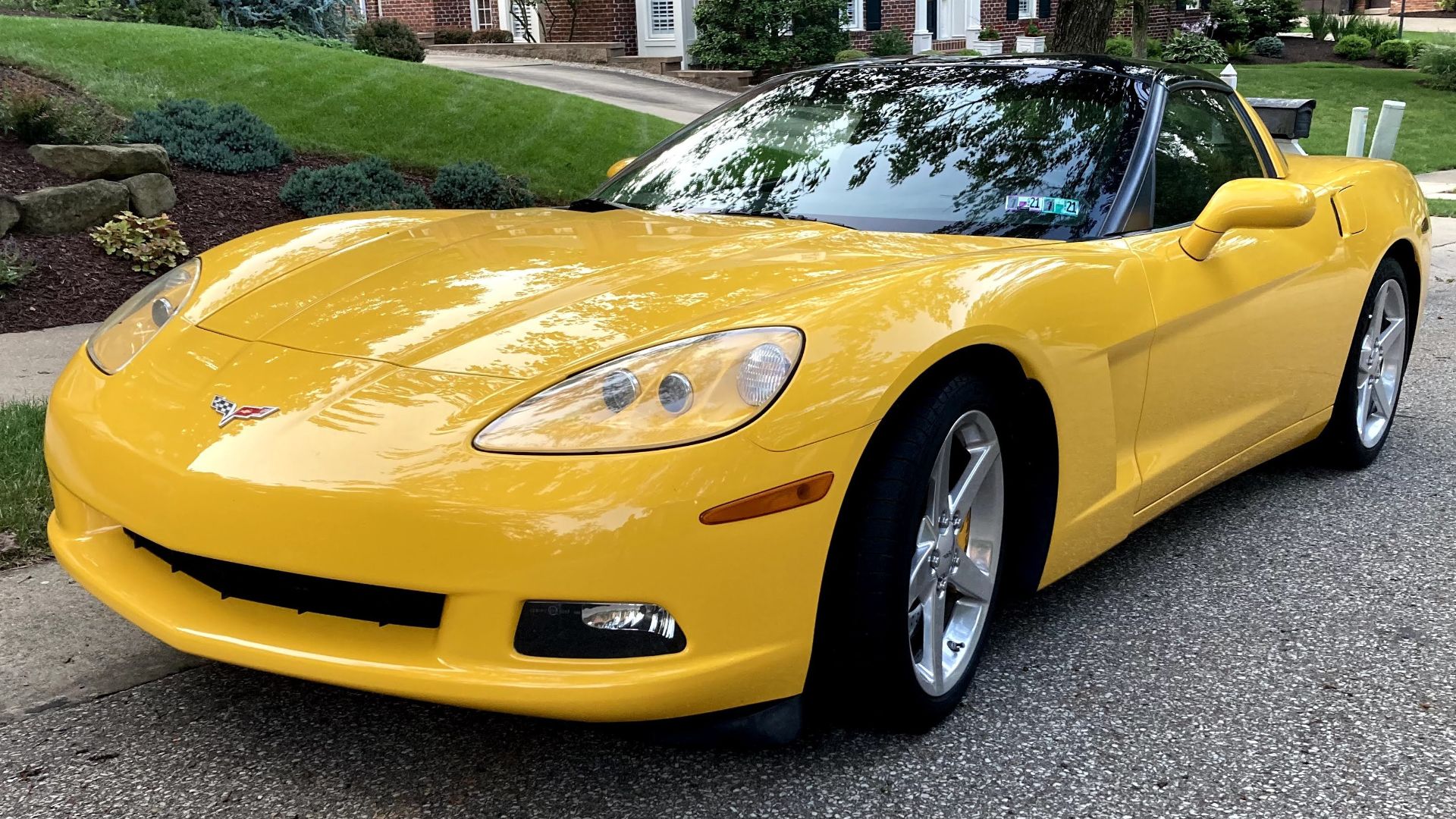 File:2005 Chevrolet Corvette 1SA in Millenium Yellow, front left, 07-14-2021.jpg