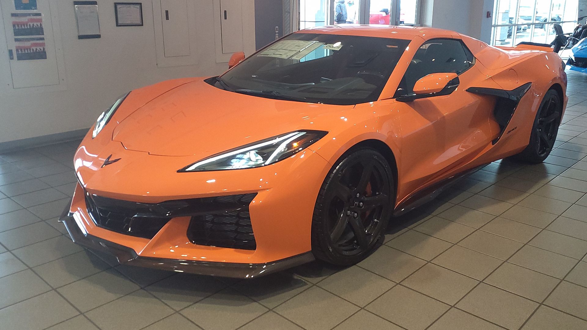 File:23 Chevrolet Corvette Convertible Z06 (1).jpg