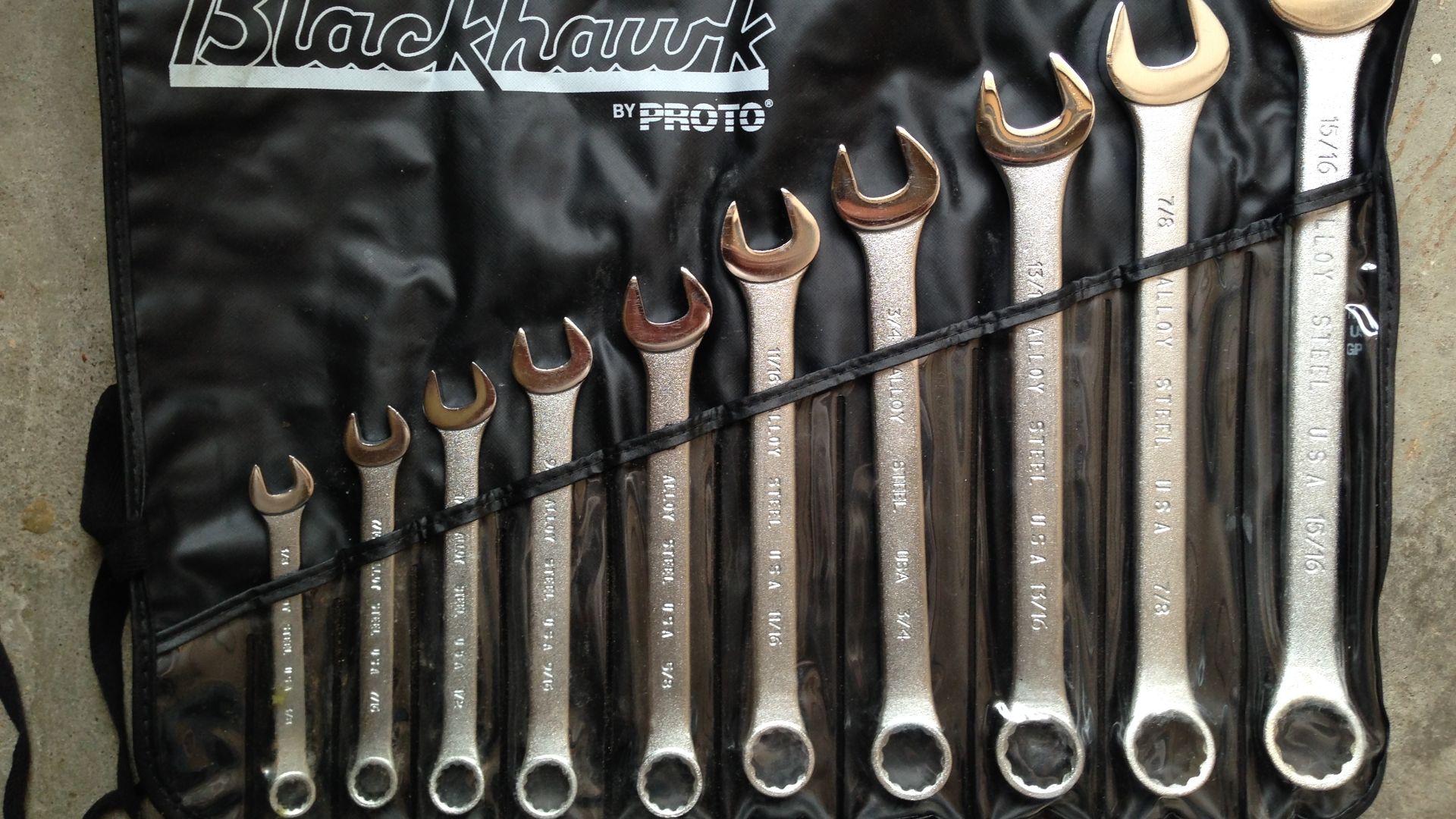 File:Blackhawk satin-finish wrench set.jpg