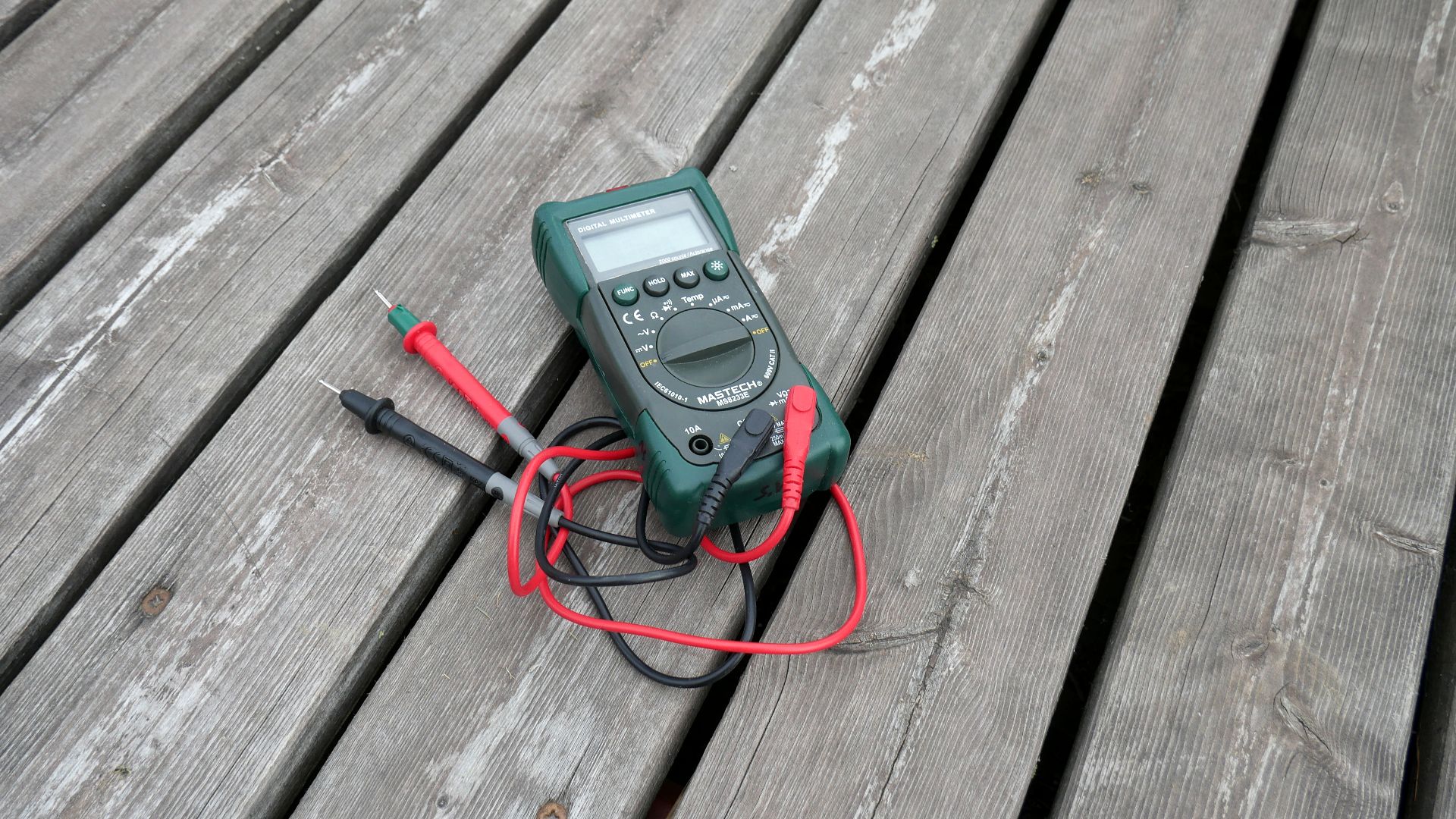File:Mastech MS8233E digital multimeter.jpg