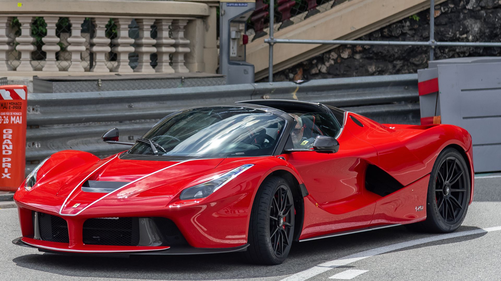 File:Ferrari LaFerrari Aperta (51964520986).jpg