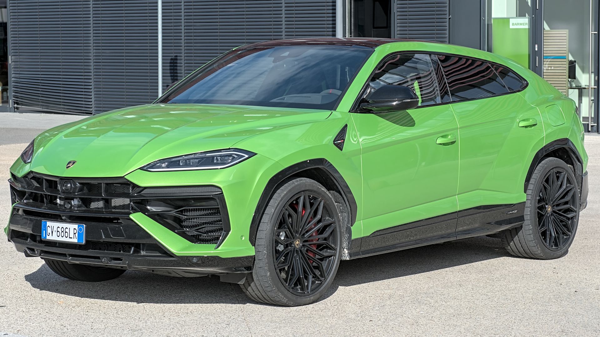 File:Lamborghini Urus SE DSC 9097.jpg