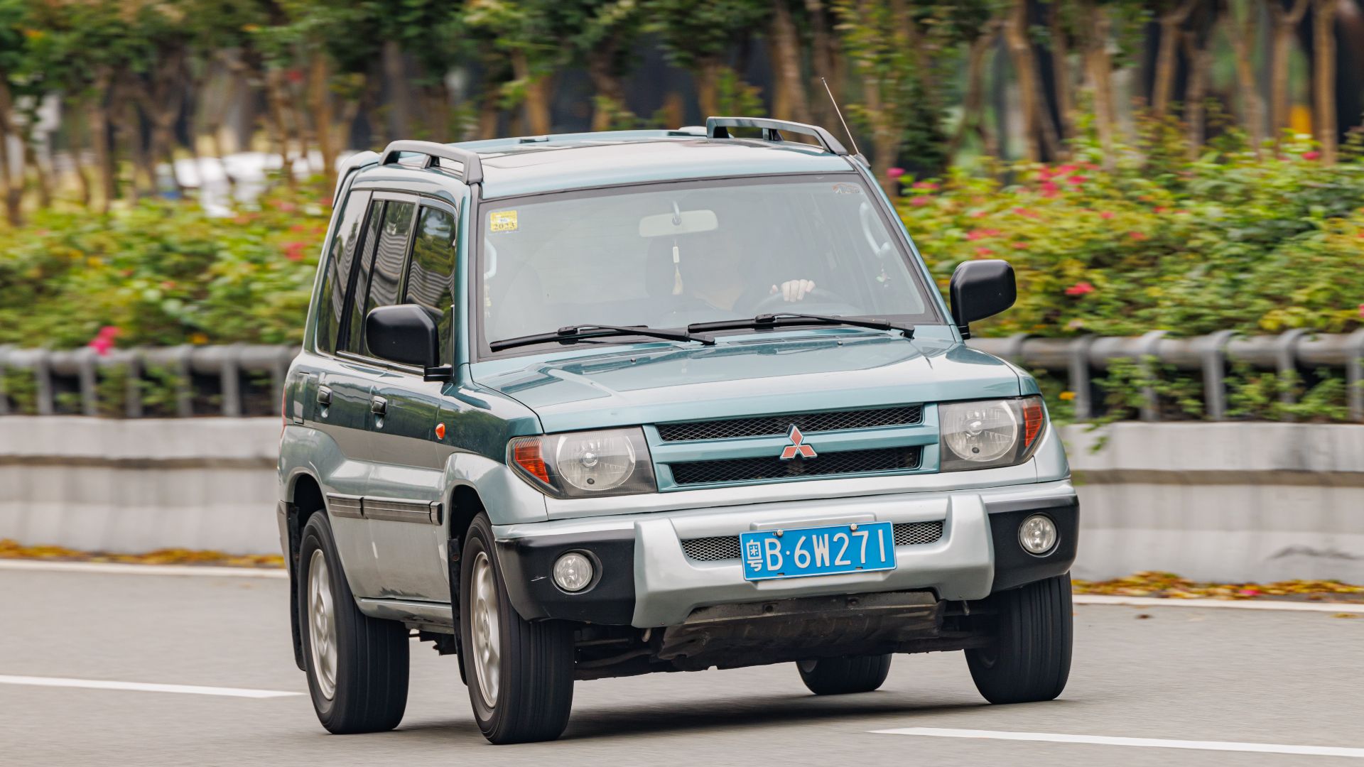 File:MITSUBISHI PAJERO iO China.jpg