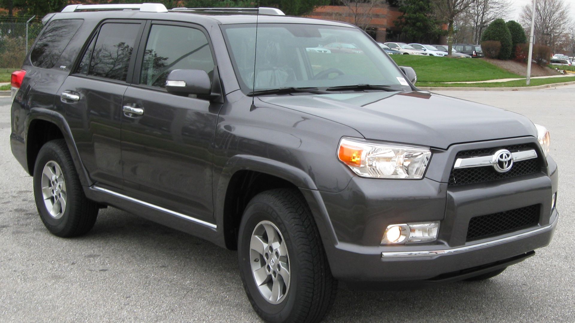 File:2010 Toyota 4Runner SR5 -- 11-23-2009.jpg