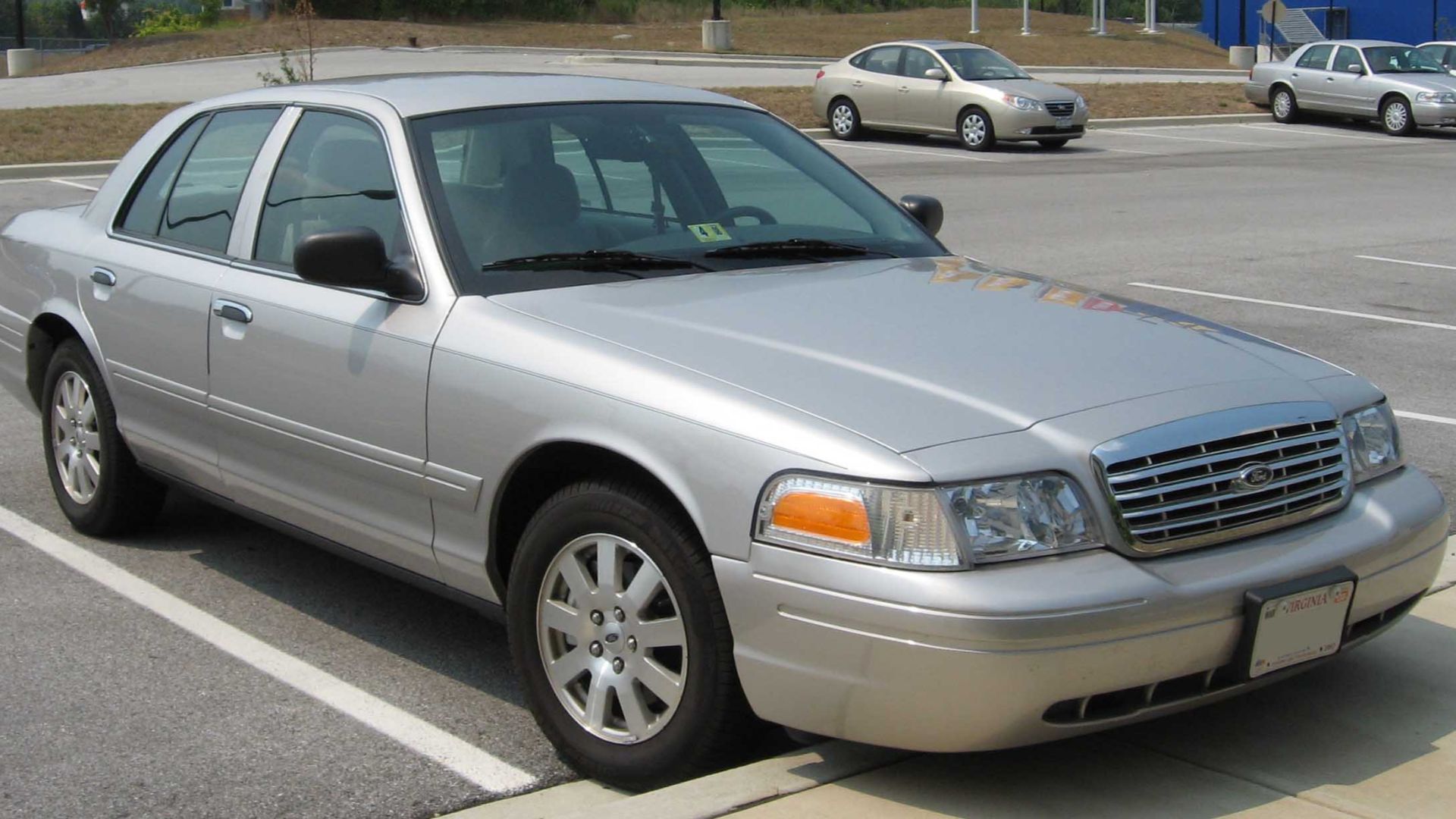 File:Ford Crown Victoria.jpg