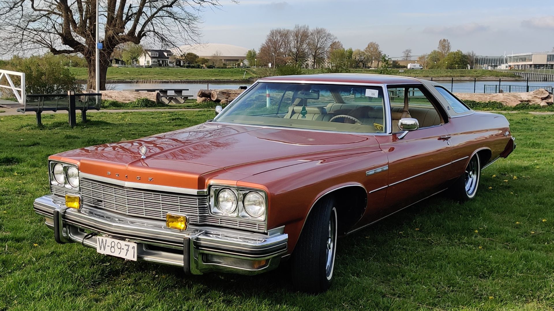 File:1975 Buick LeSabre Custom Landau Hardtop.jpg