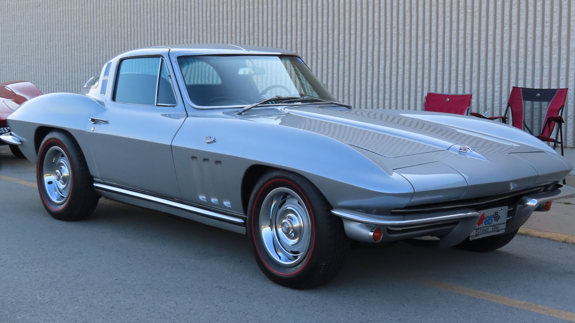 File:1965 Chevrolet Corvette Sting Ray Sport Coupe, front right, 07-19-2023.jpg