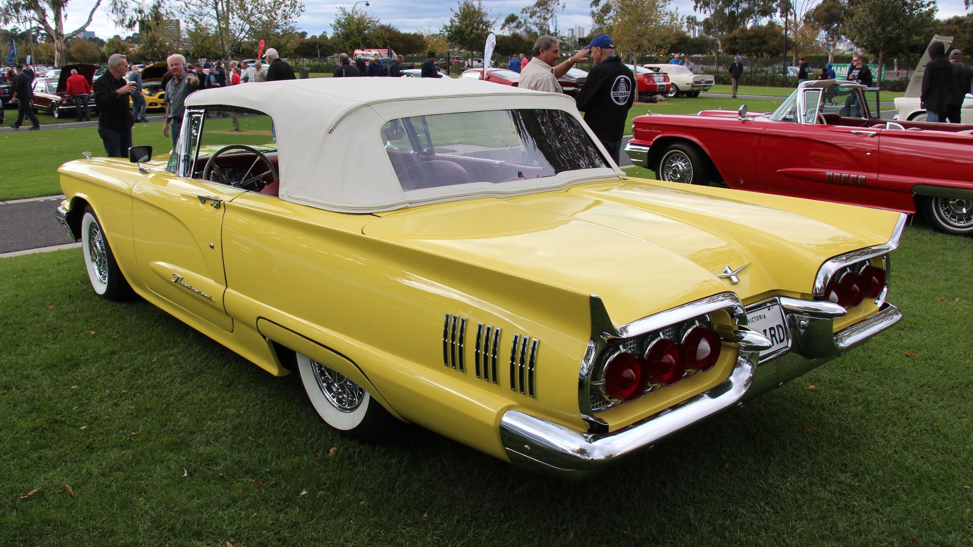 File:1960 Ford Thunderbird Convertible (43867613790).jpg