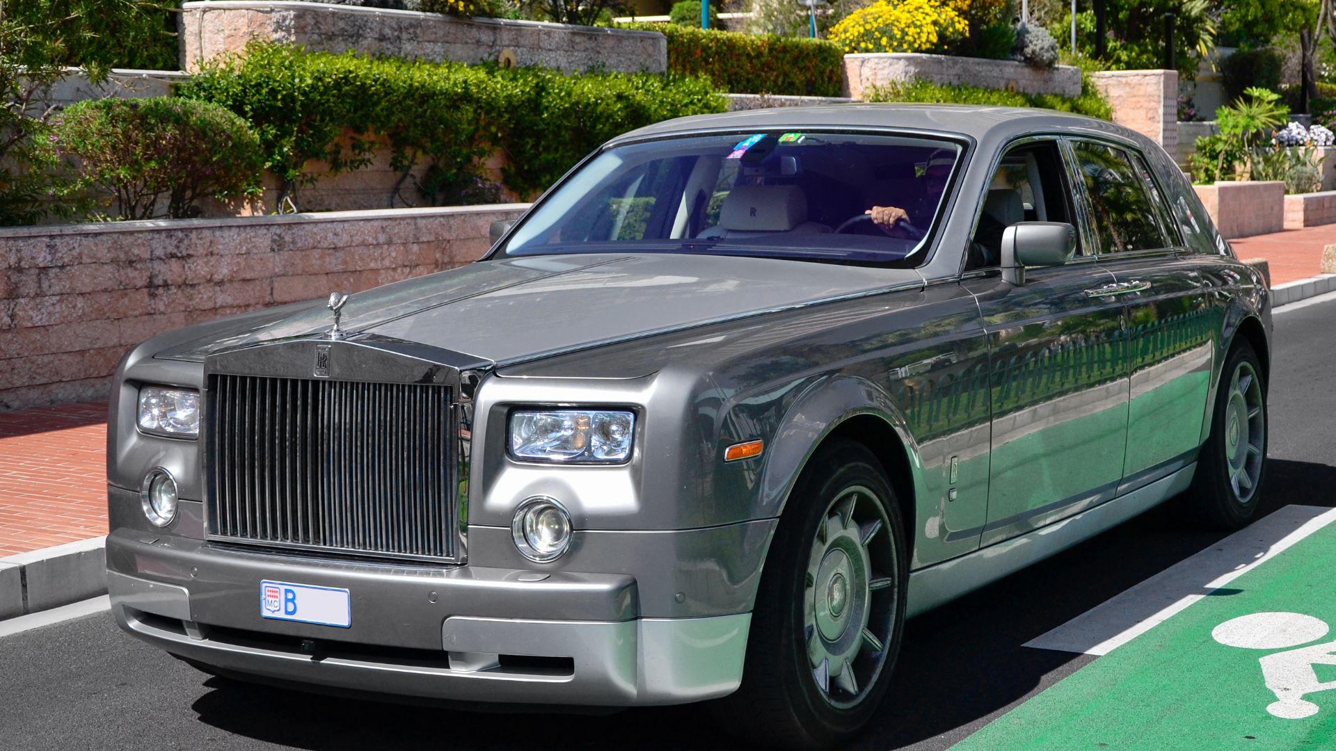 File:Rolls Royce Phantom (8673940737).jpg
