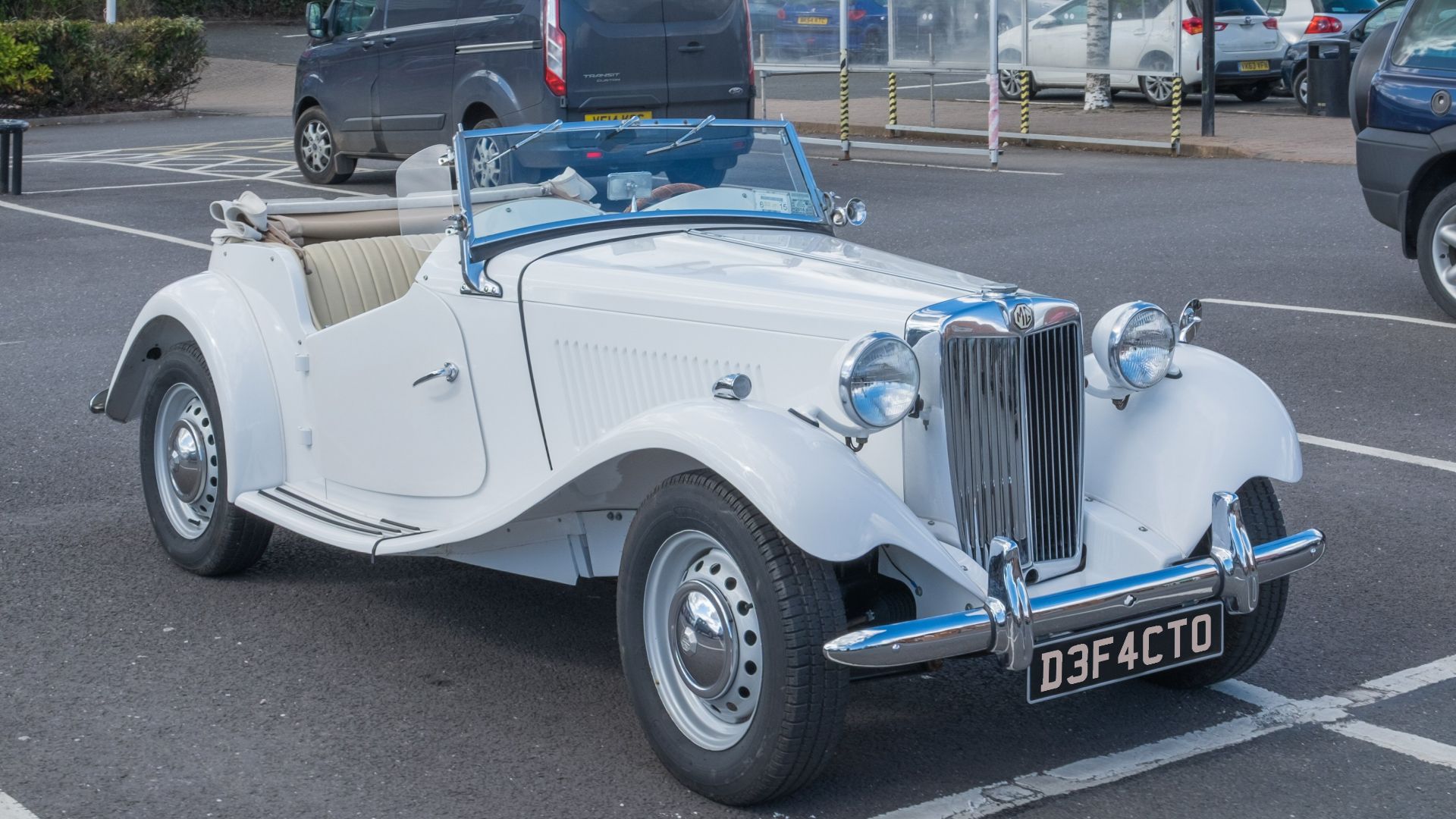 File:MG TD 1953 - front.jpg