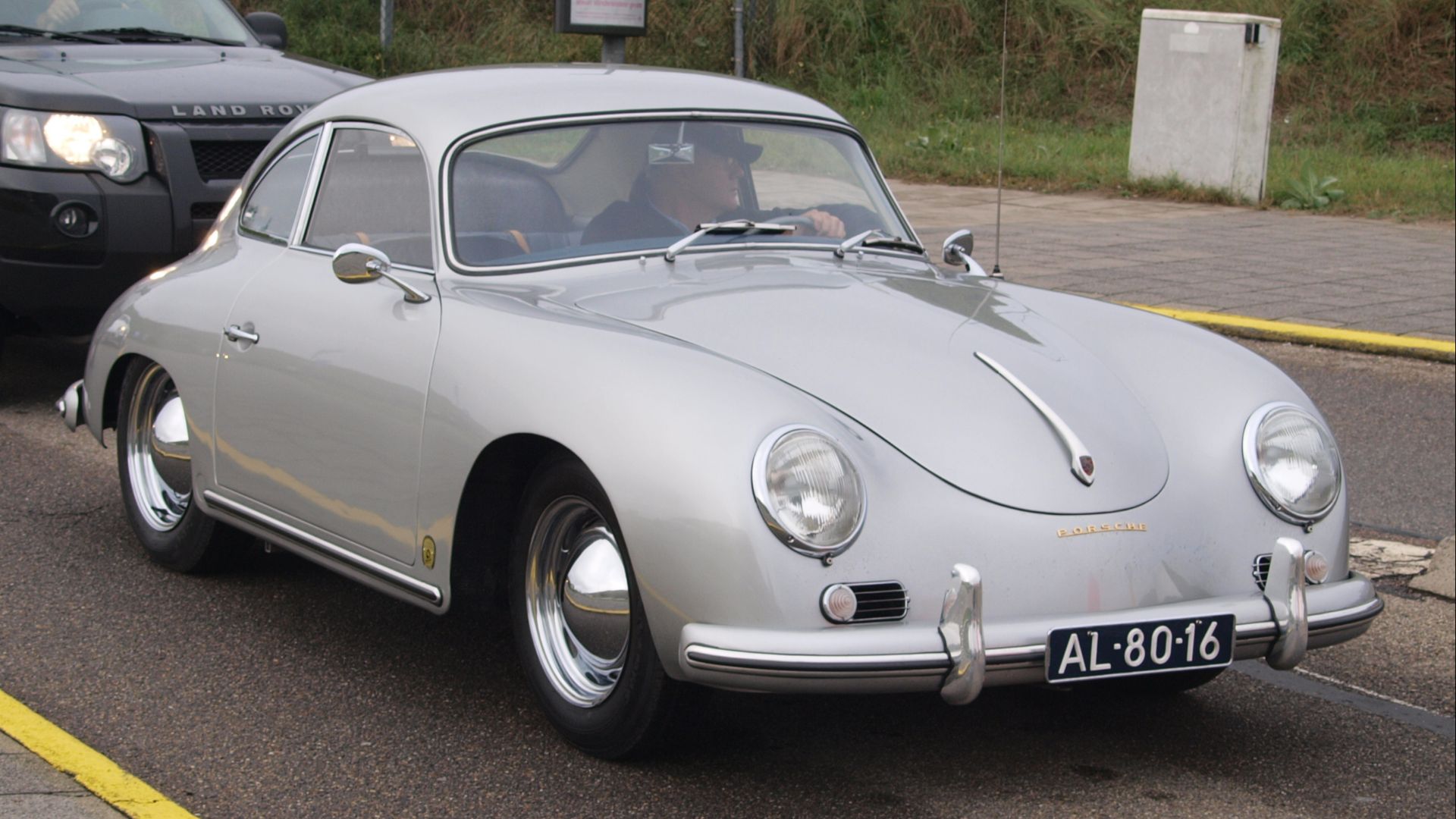 File:Nationale oldtimerdag Zandvoort 2010, 1955 PORSCHE 356 1600 SUPER, AL-80-16.JPG