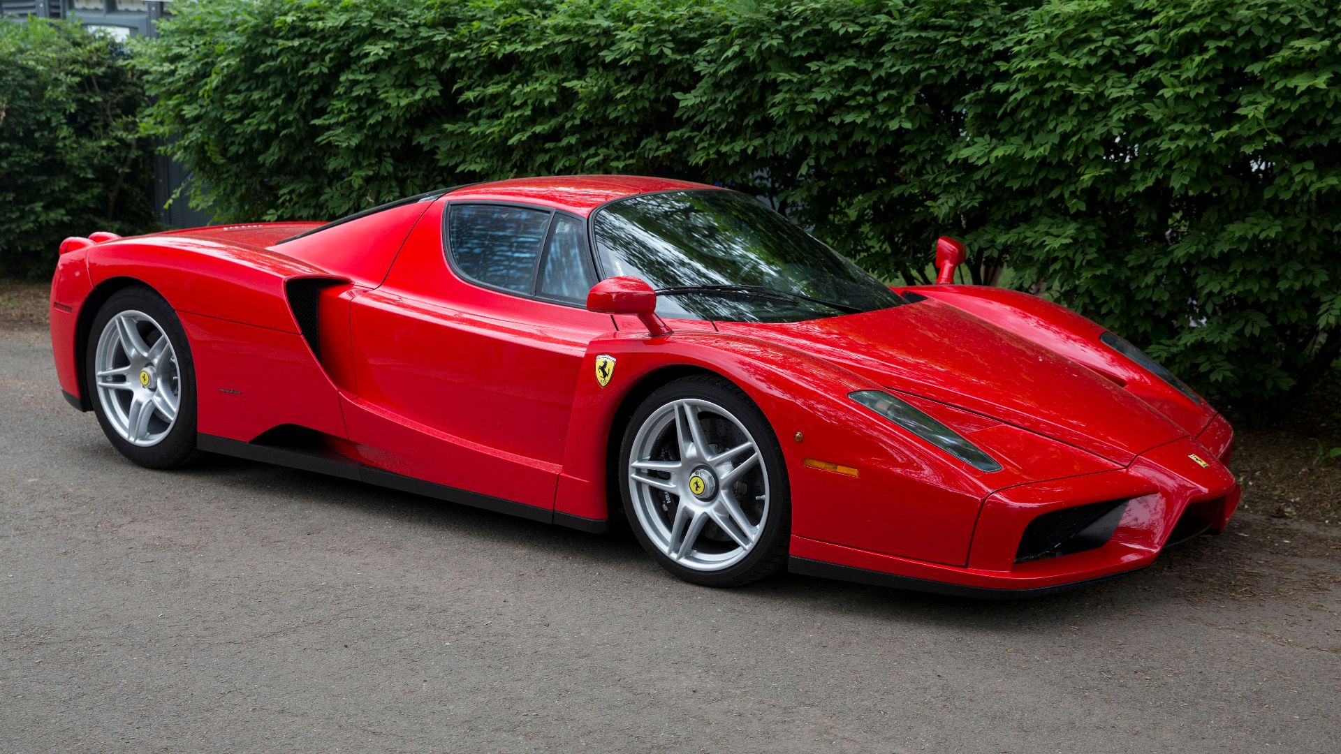 File:2003 Enzo Ferrari at Greenwich 2018, front right.jpg