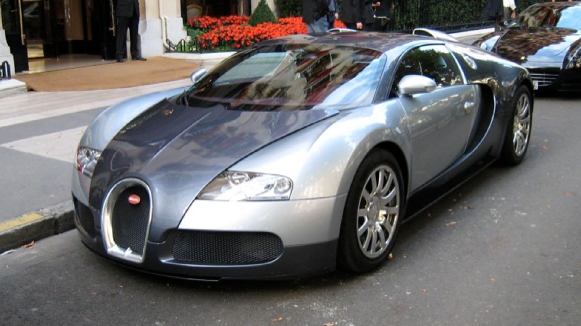 File:Silver Bugatti Veyron front left corner.jpg