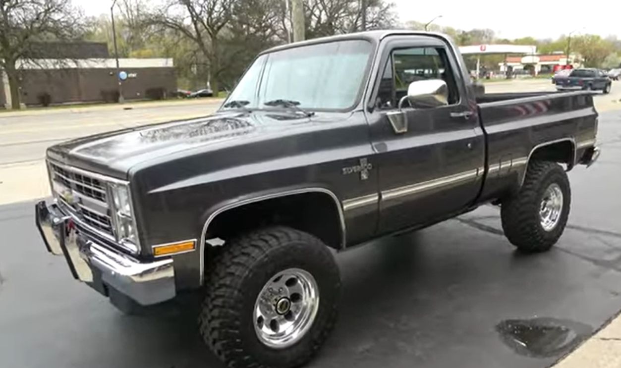 #25 - 1987 Chevrolet Silverado V10 4x4