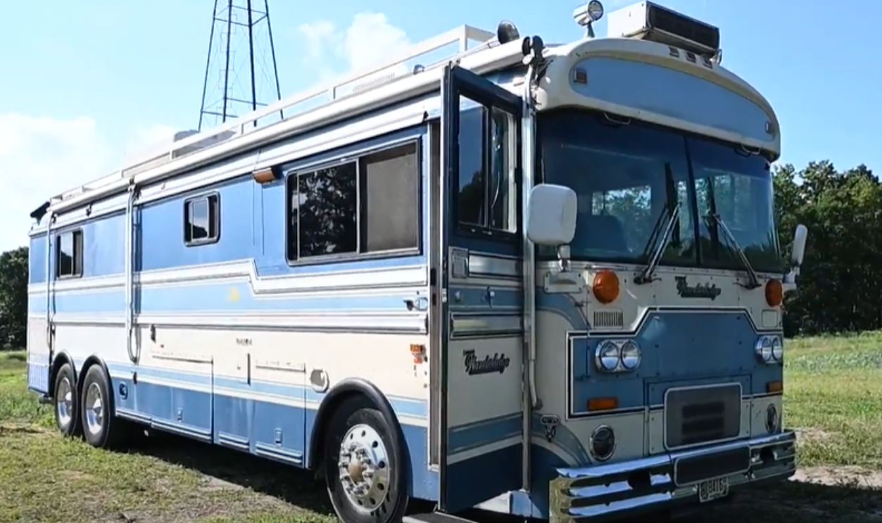 1983 Blue Bird Wanderlodge FC35