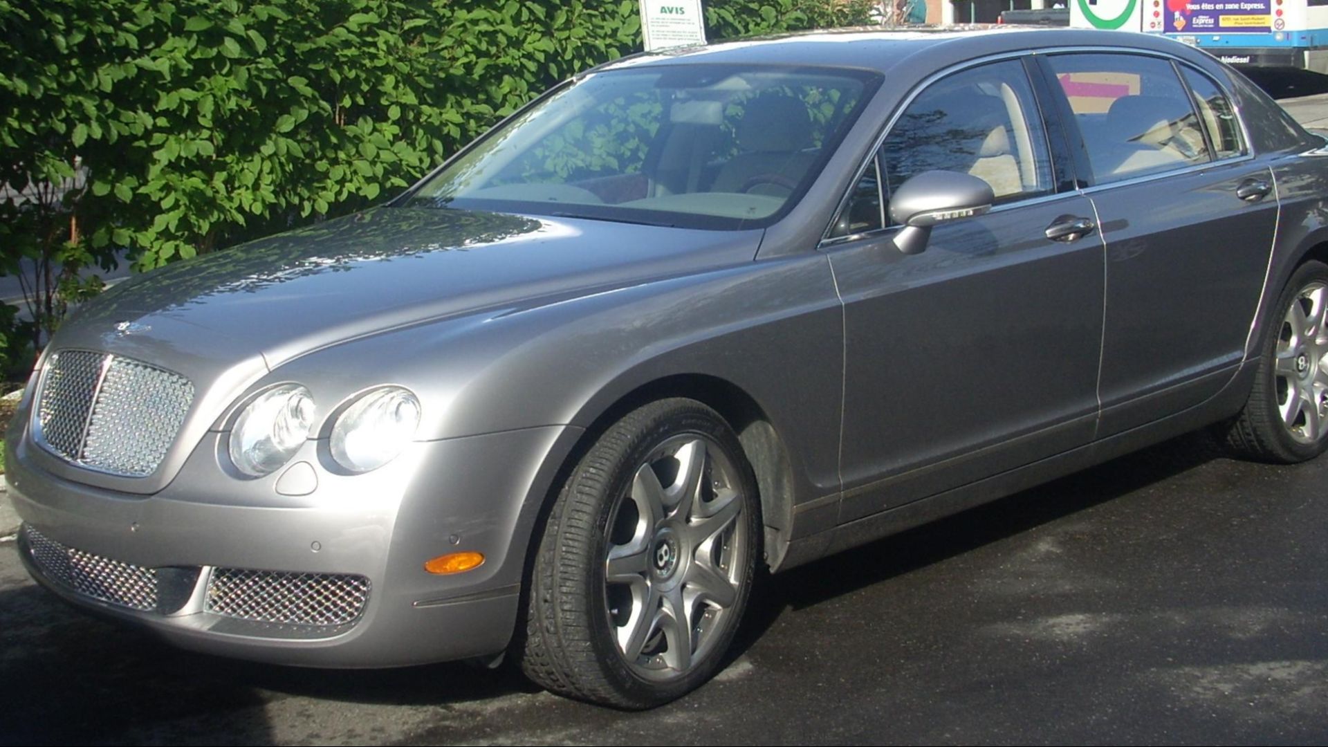 File:Bentley Continental Flying Spur.JPG