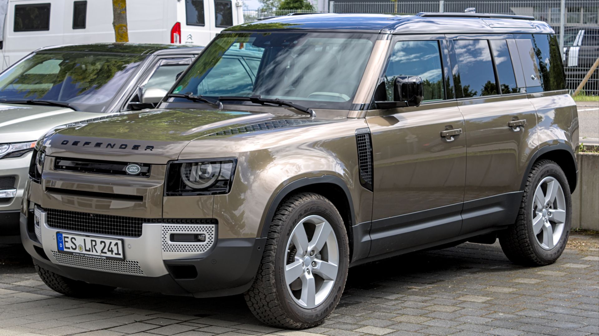 File:Land Rover Defender (L663) IMG 4267.jpg