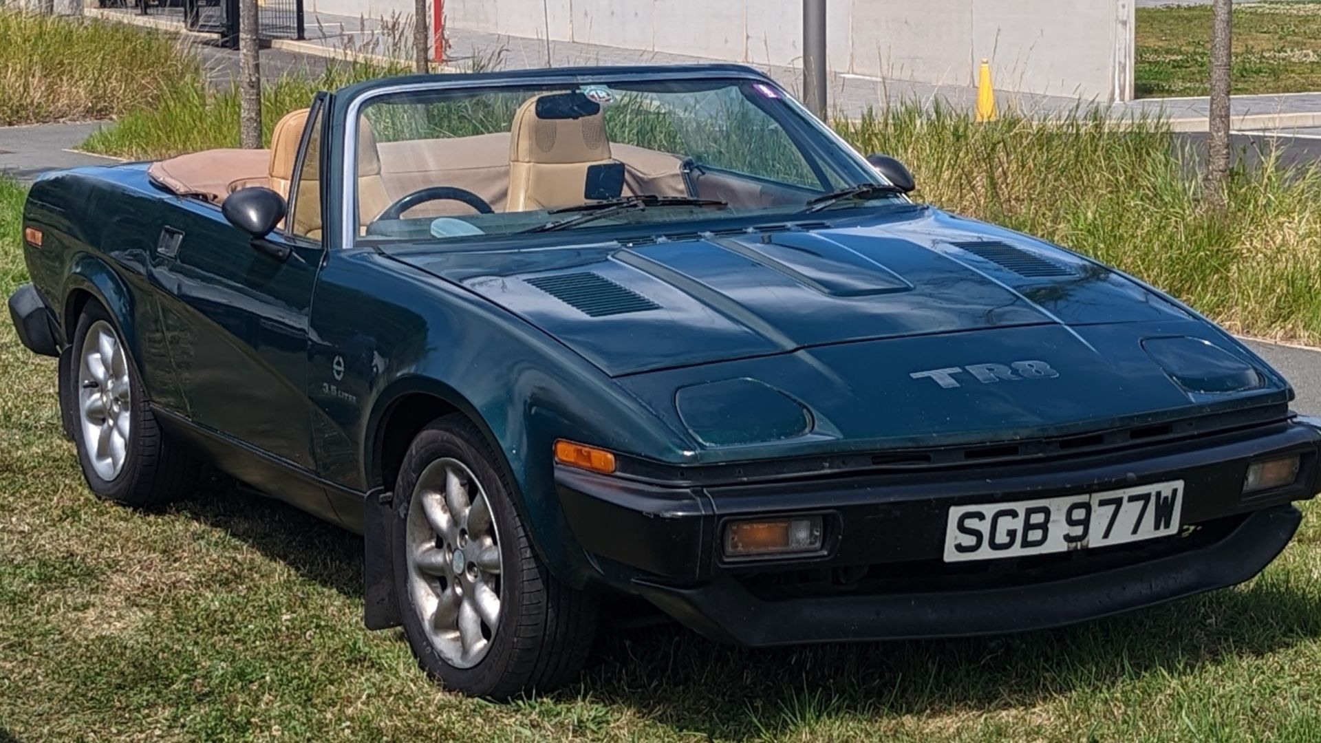 File:1980 Triumph TR8 Convertible.jpg