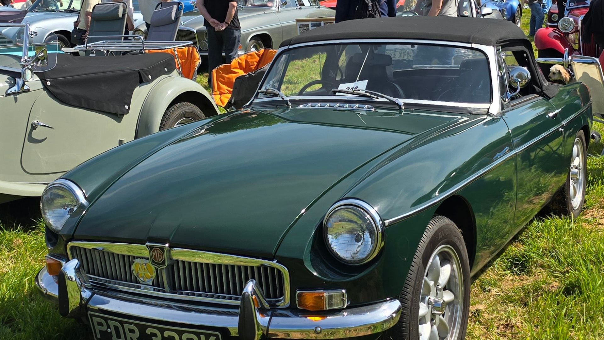 File:1971 MG MGB 2.jpg