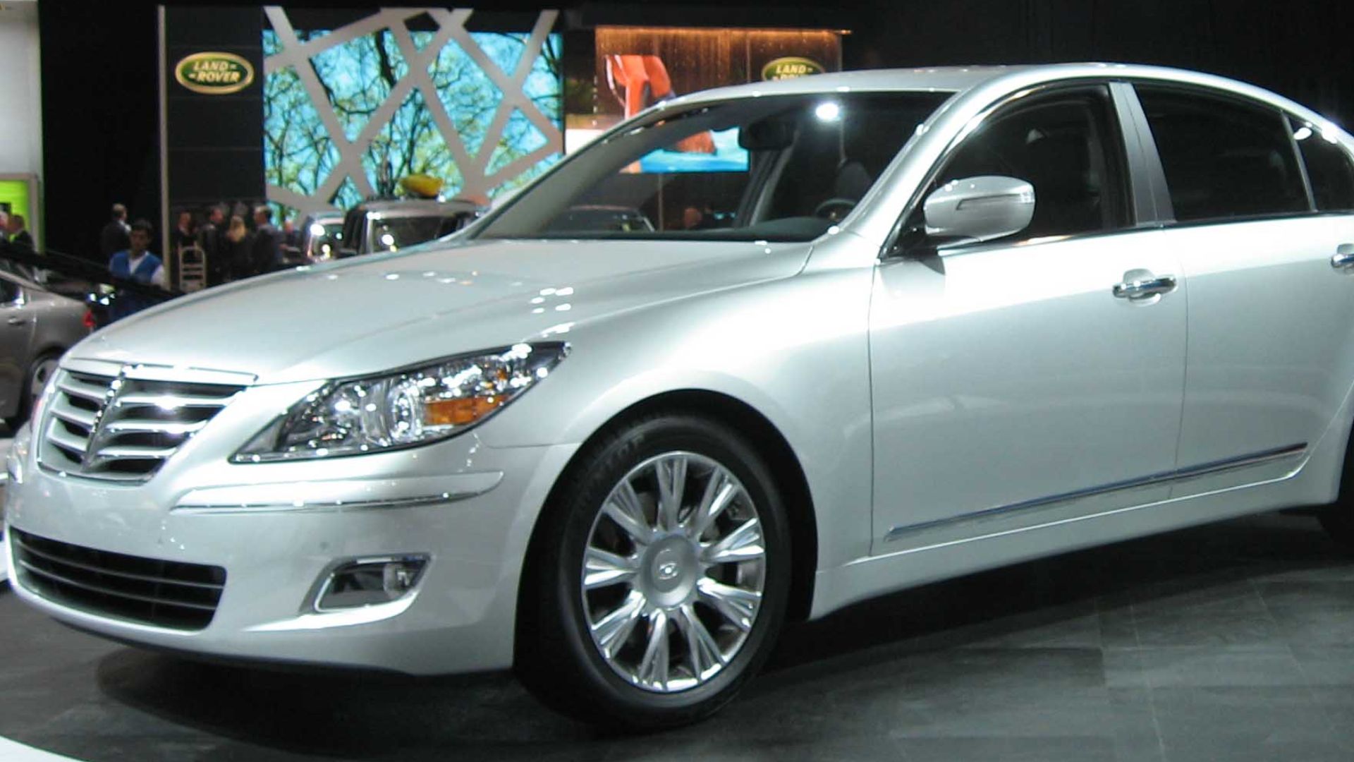 File:Hyundai Genesis sedan NY.jpg