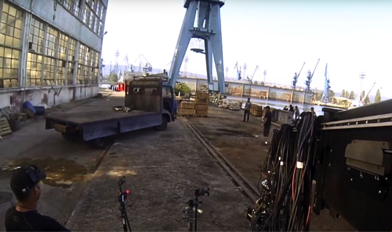 Jason Statham’s On-Set Dunk In The Expendables 3