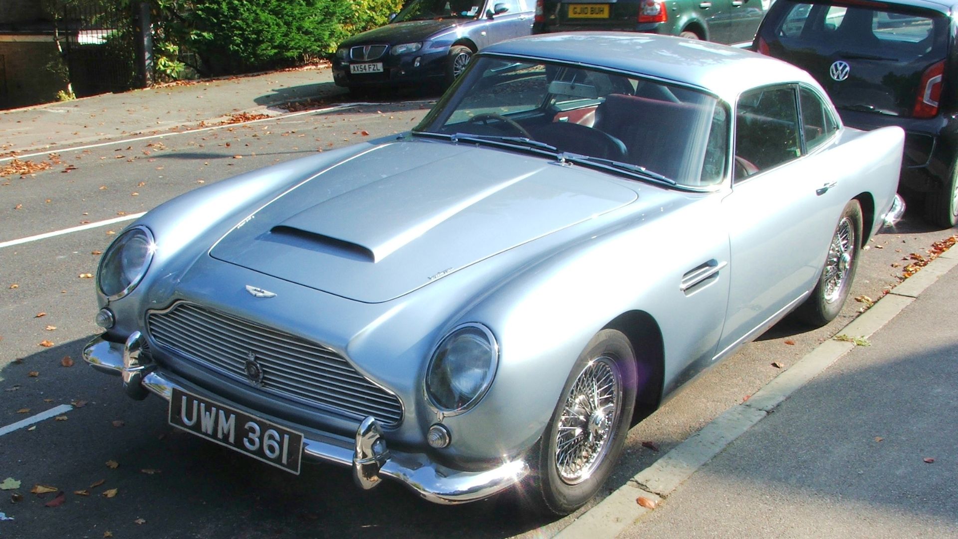 File:Vintage 1963 Aston Martin DB5, Warwick Park, Tunbridge Wells (geograph 4698544).jpg