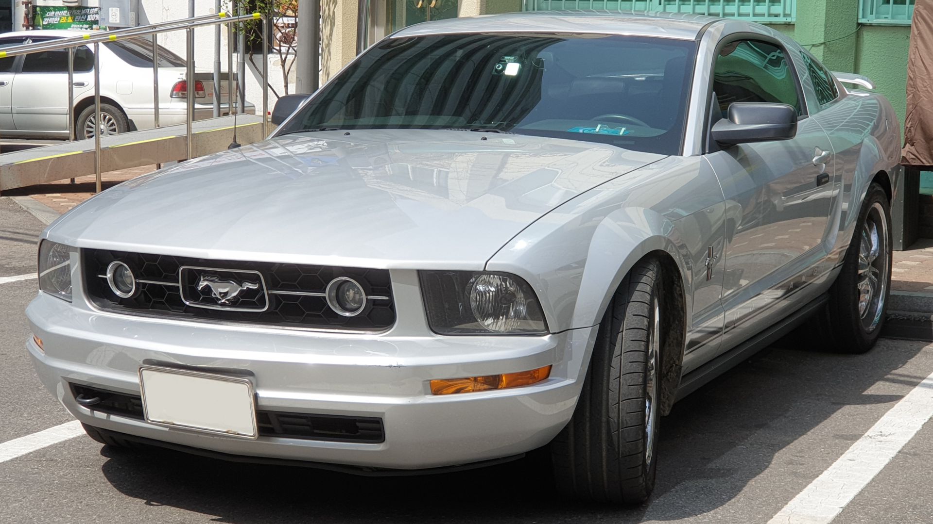 File:Ford Mustang S197 Satin Silver Metallic (1).jpg