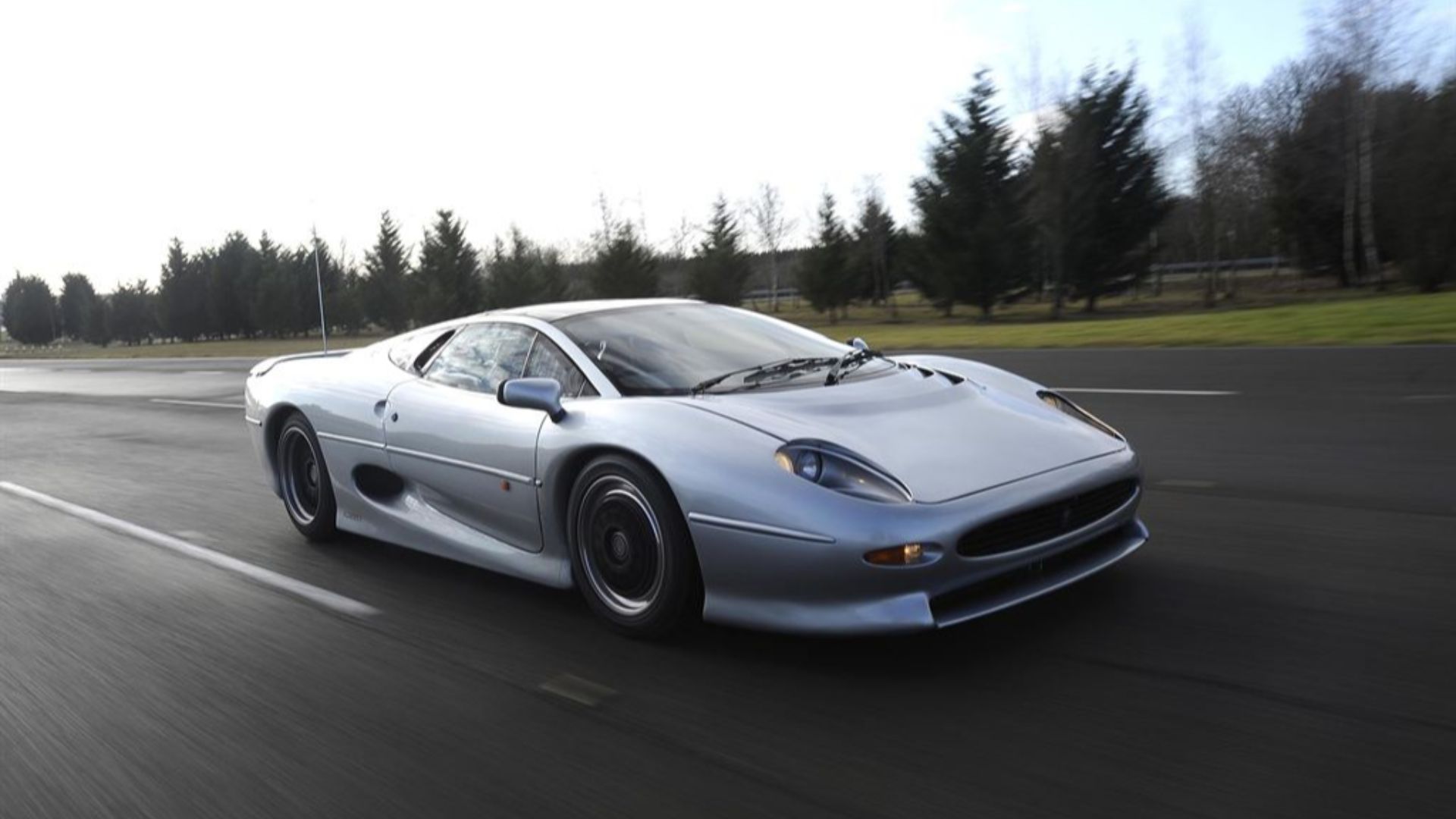 File:Jaguar XJ220 20th Anniversary (7005580916).jpg