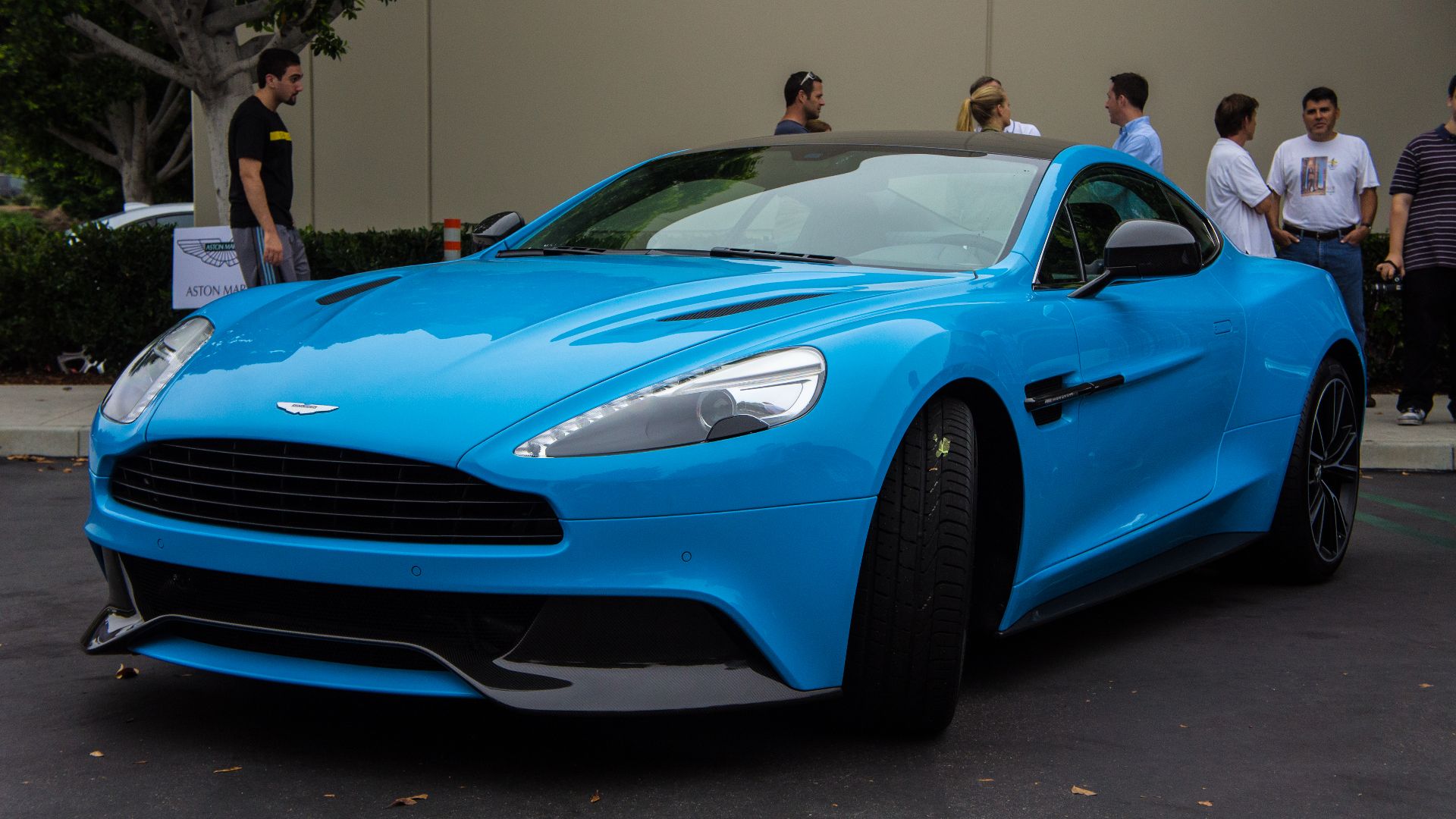 File:Aston Martin Vanquish (8186456260).jpg